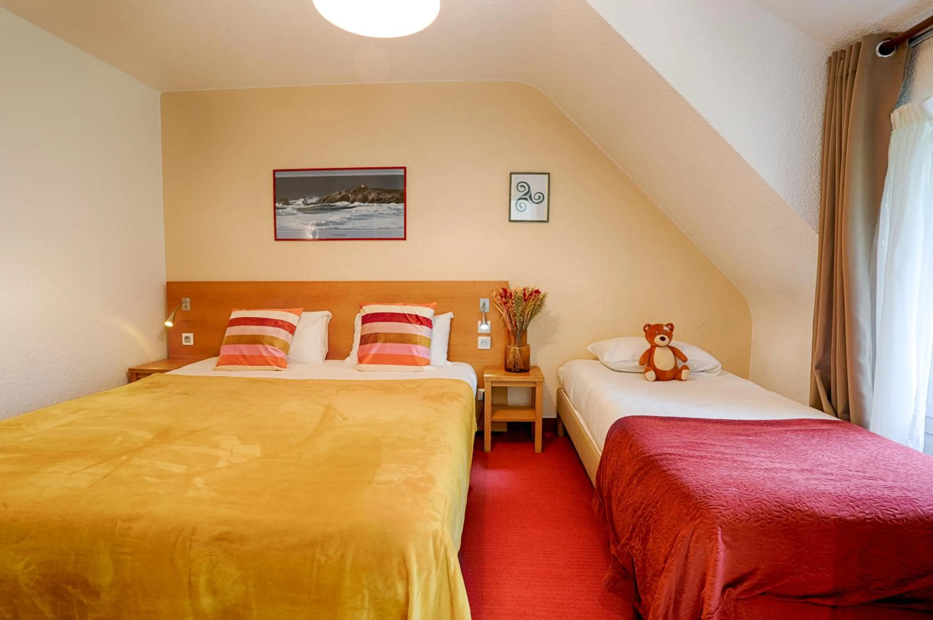 Photo of the whole room, Bed in Hotel Le Branhoc - Brit Hotel Auray