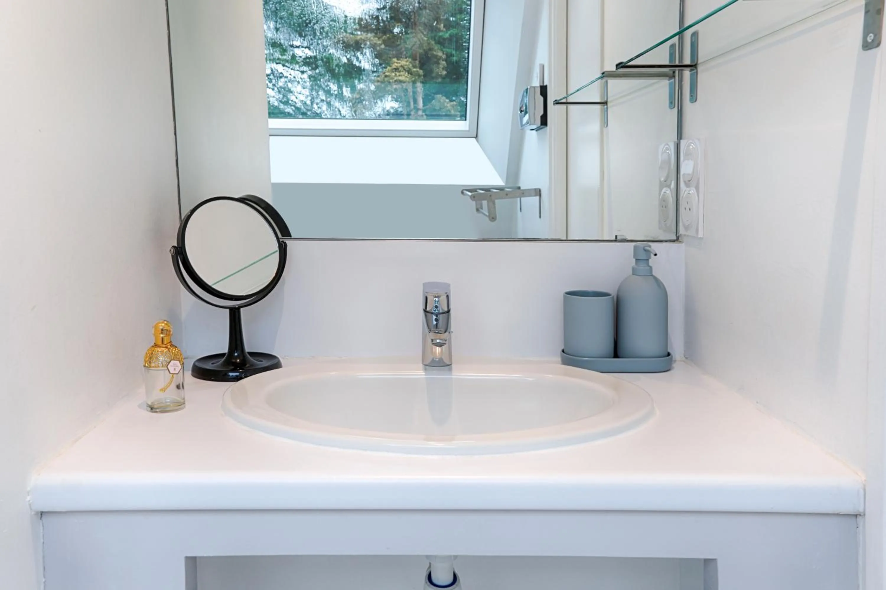 Bathroom in Hotel Le Branhoc - Brit Hotel Auray