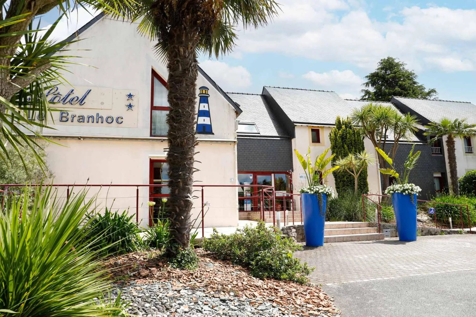 Property building in Hotel Le Branhoc - Brit Hotel Auray