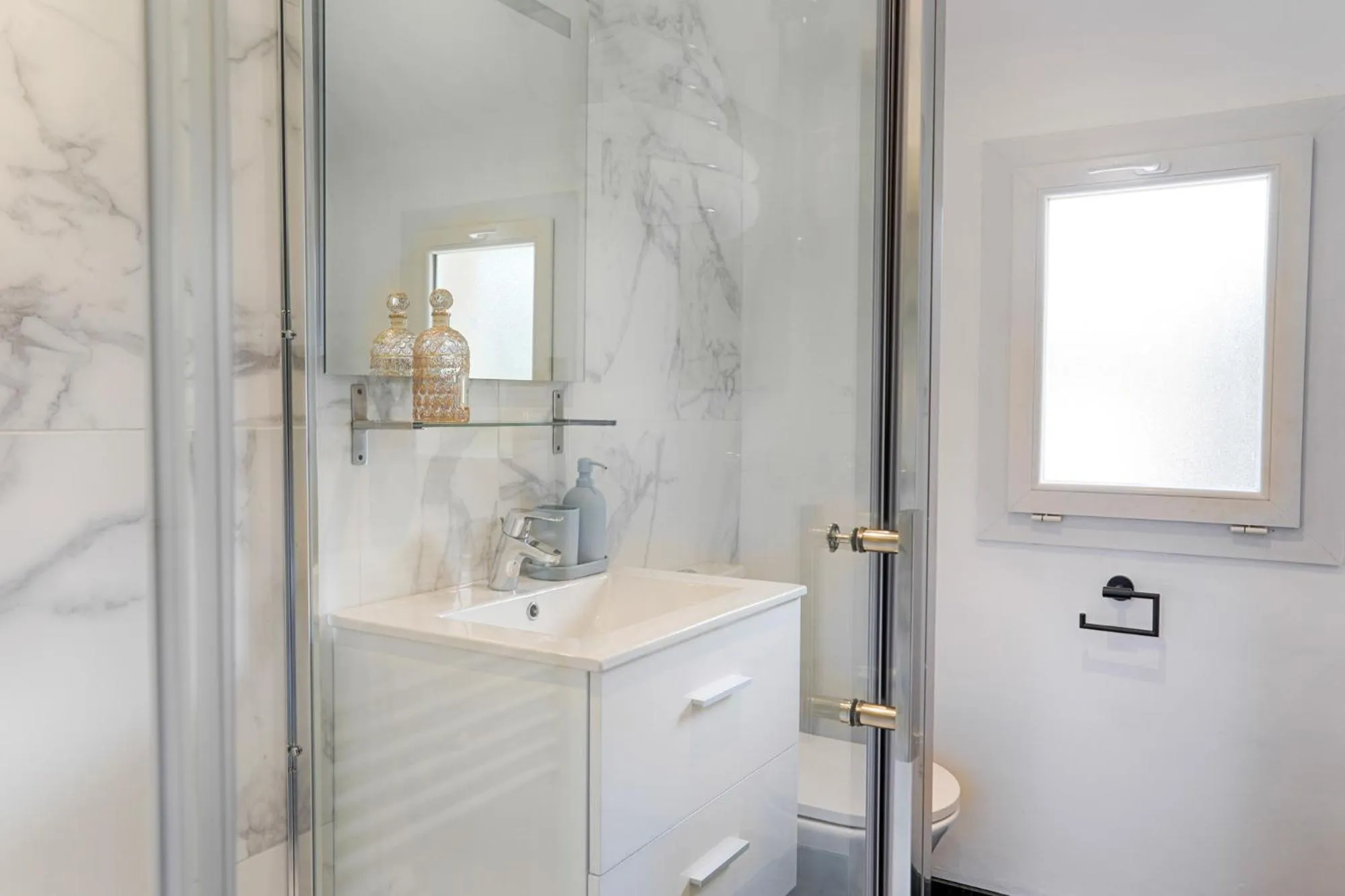 Bathroom in Hotel Le Branhoc - Brit Hotel Auray