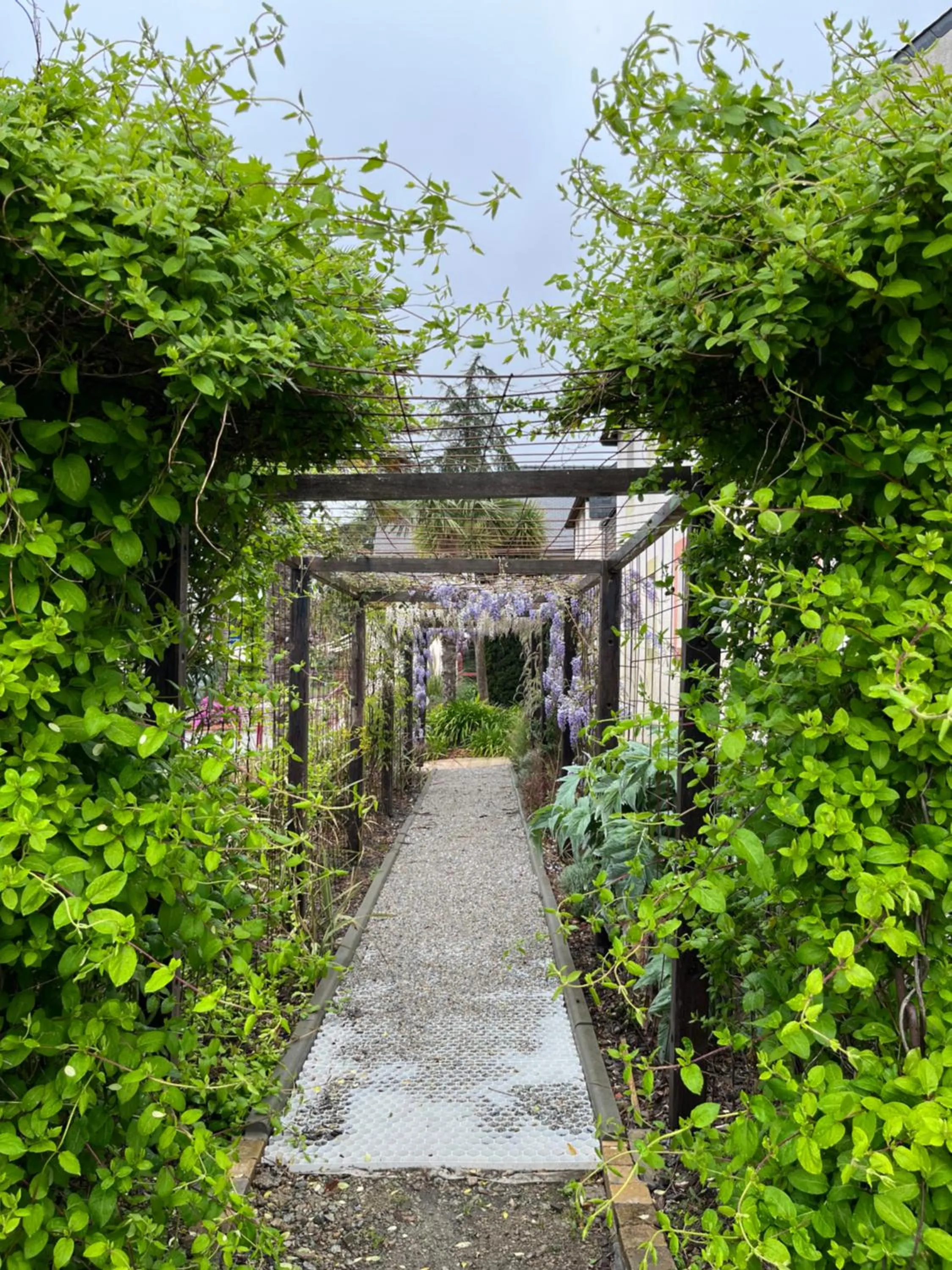 Garden view in Hotel Le Branhoc - Brit Hotel Auray