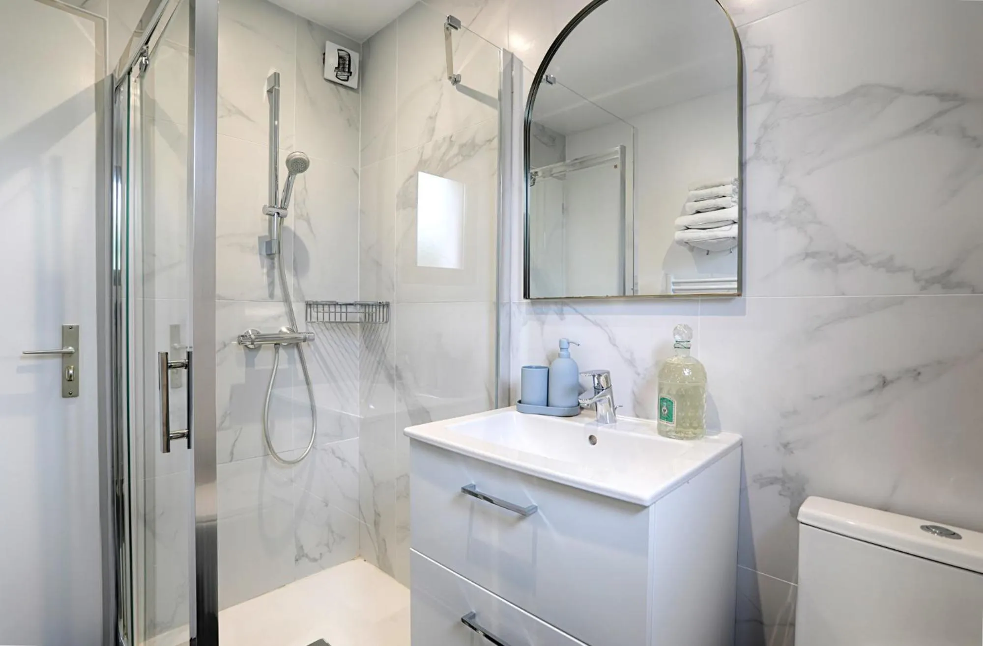 Bathroom in Hotel Le Branhoc - Brit Hotel Auray