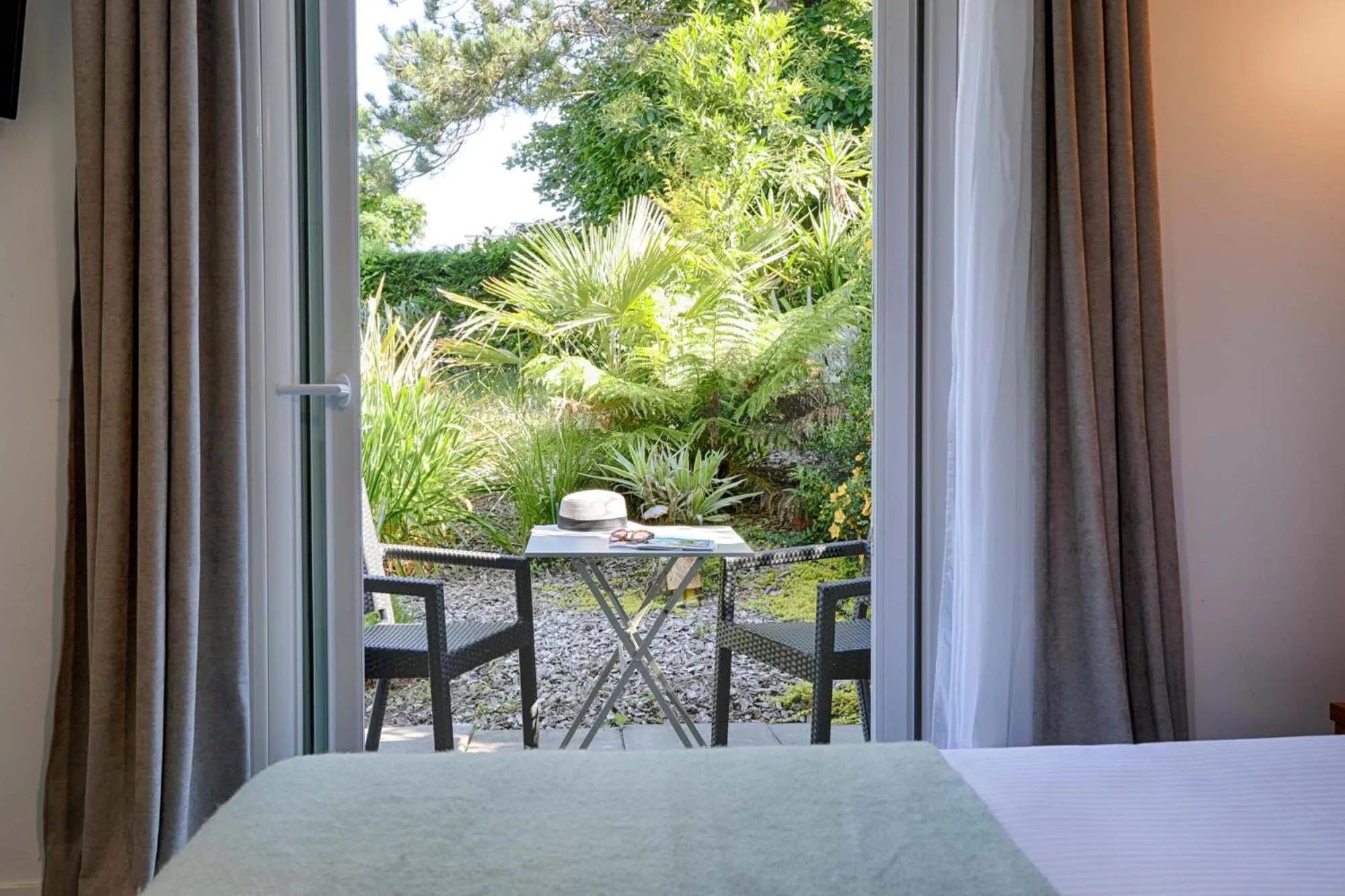 Patio in Hotel Le Branhoc - Brit Hotel Auray
