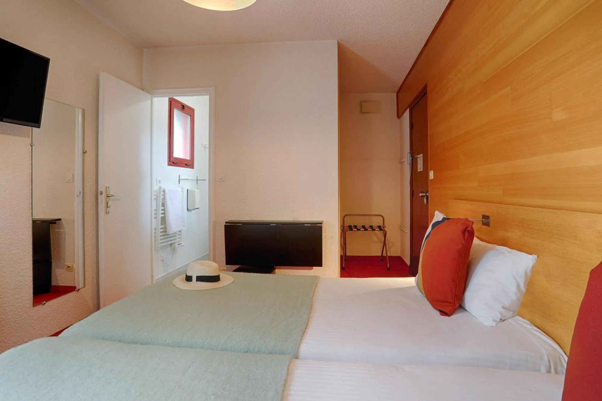 Bed in Hotel Le Branhoc - Brit Hotel Auray