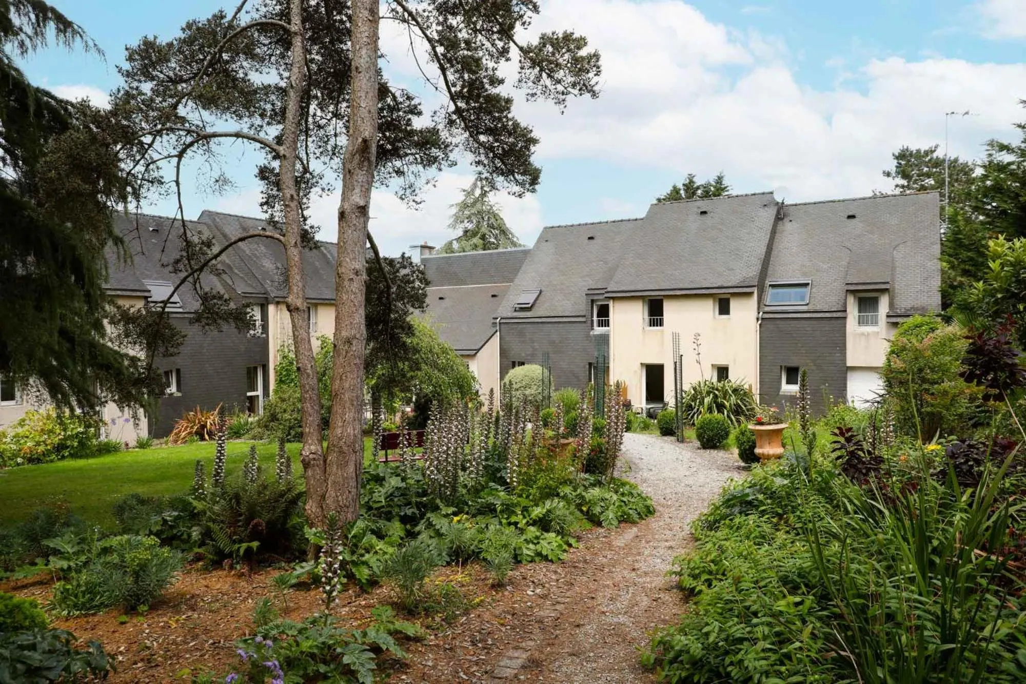 Garden in Hotel Le Branhoc - Brit Hotel Auray