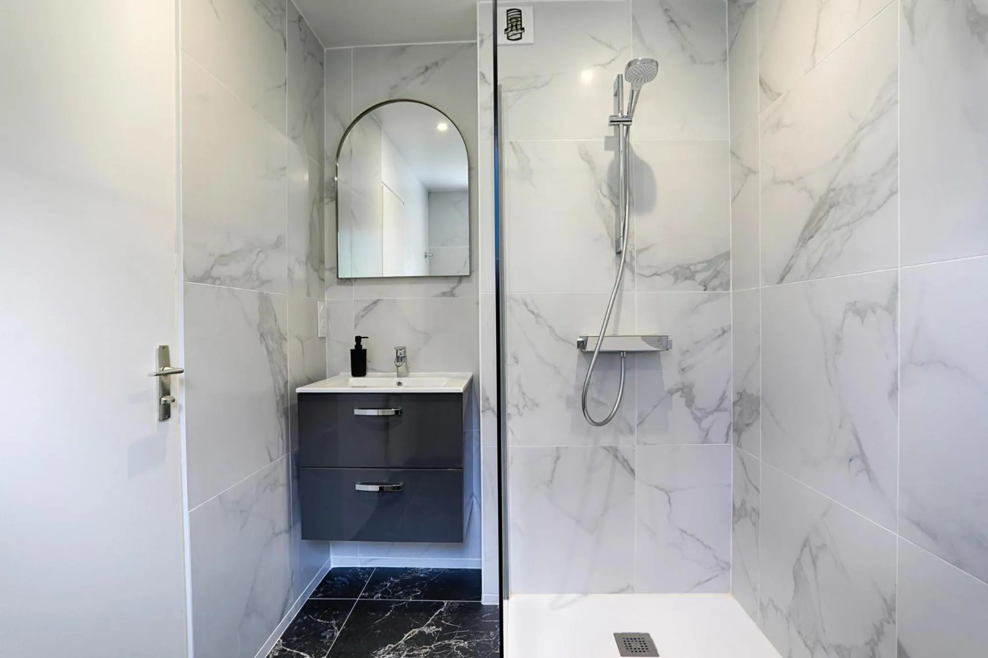 Bathroom in Hotel Le Branhoc - Brit Hotel Auray