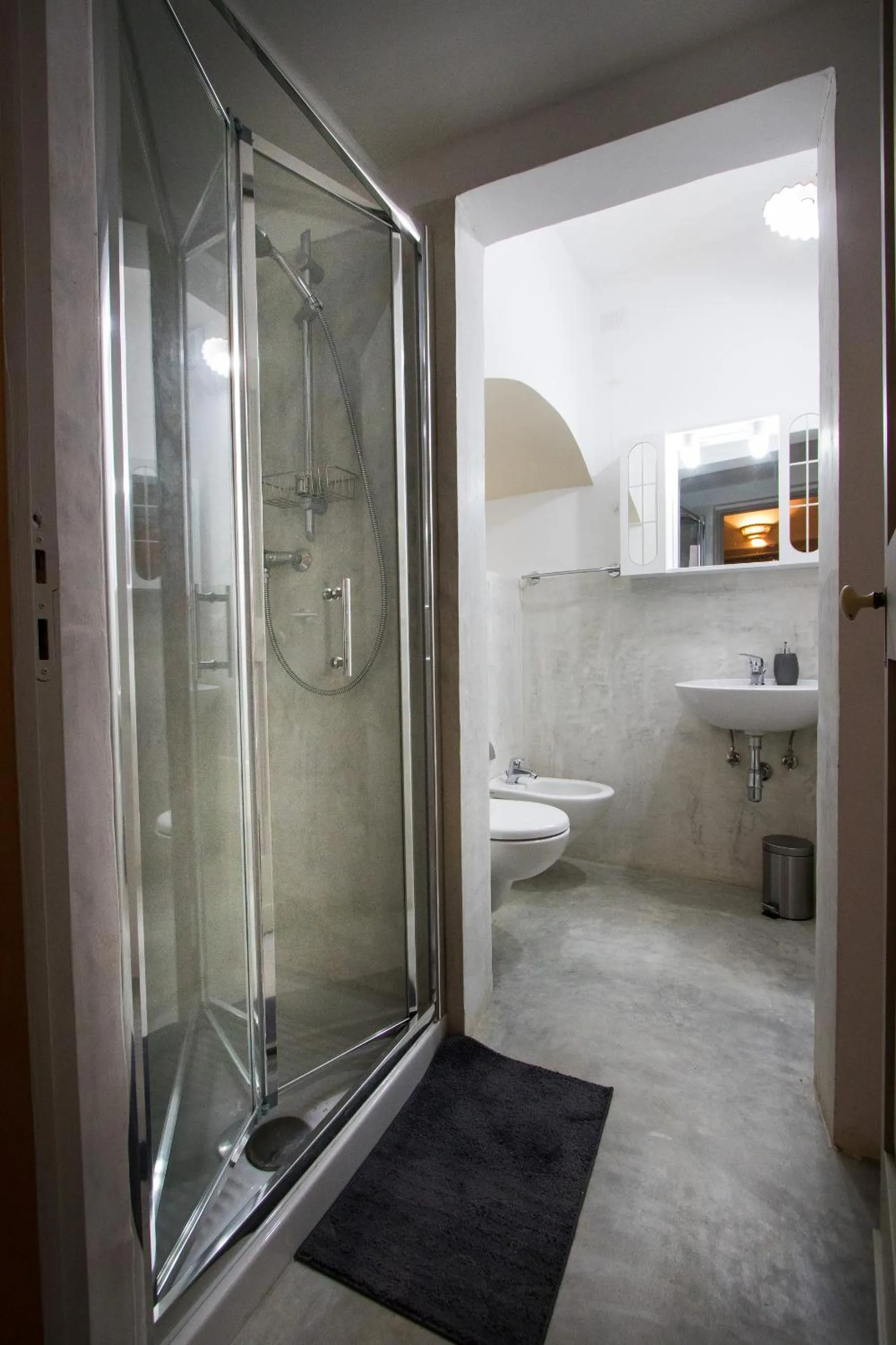 Shower in Le Finestre Su Porta Carrese - Luxury Rooms