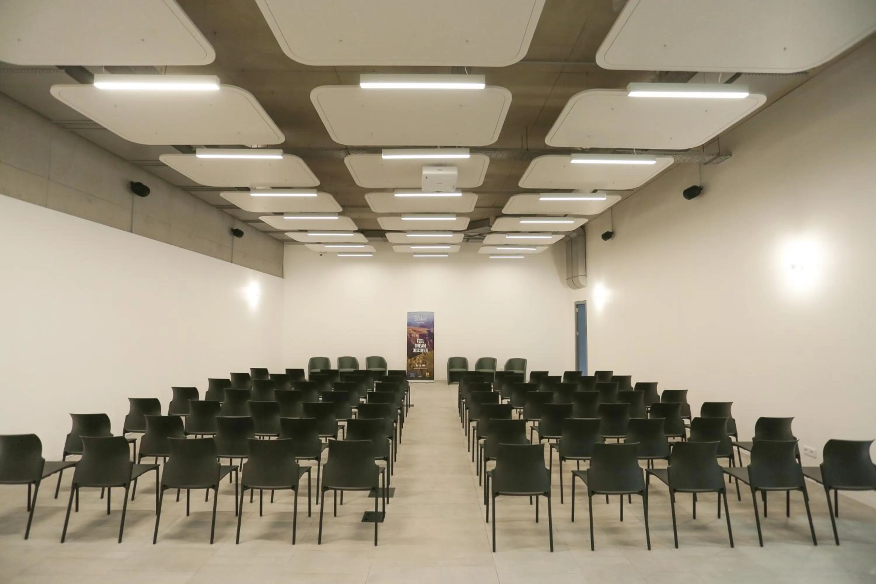 Meeting/conference room in Concept Hotel by COAF