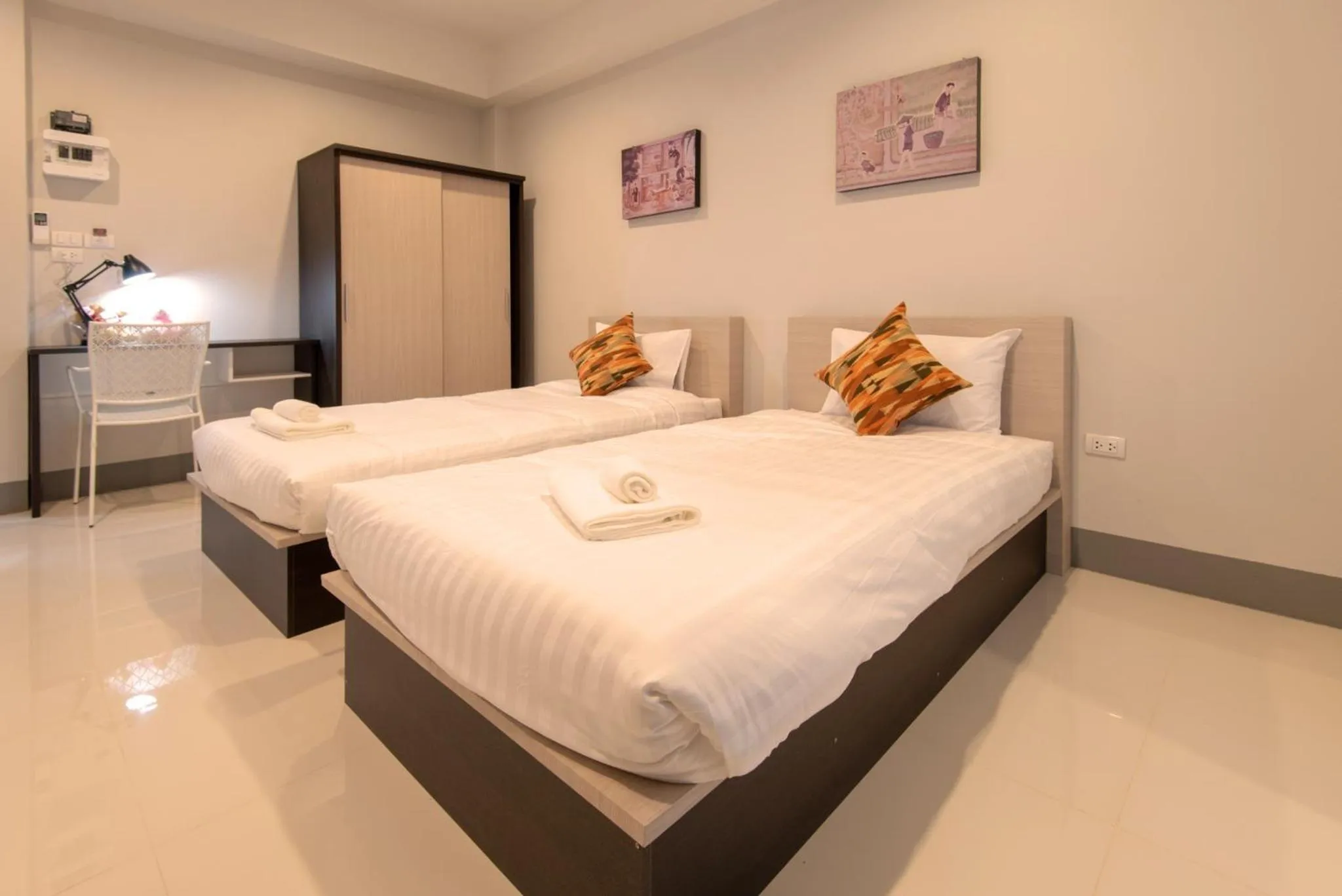 Photo of the whole room, Bed in J2 Residence Chiang Rai