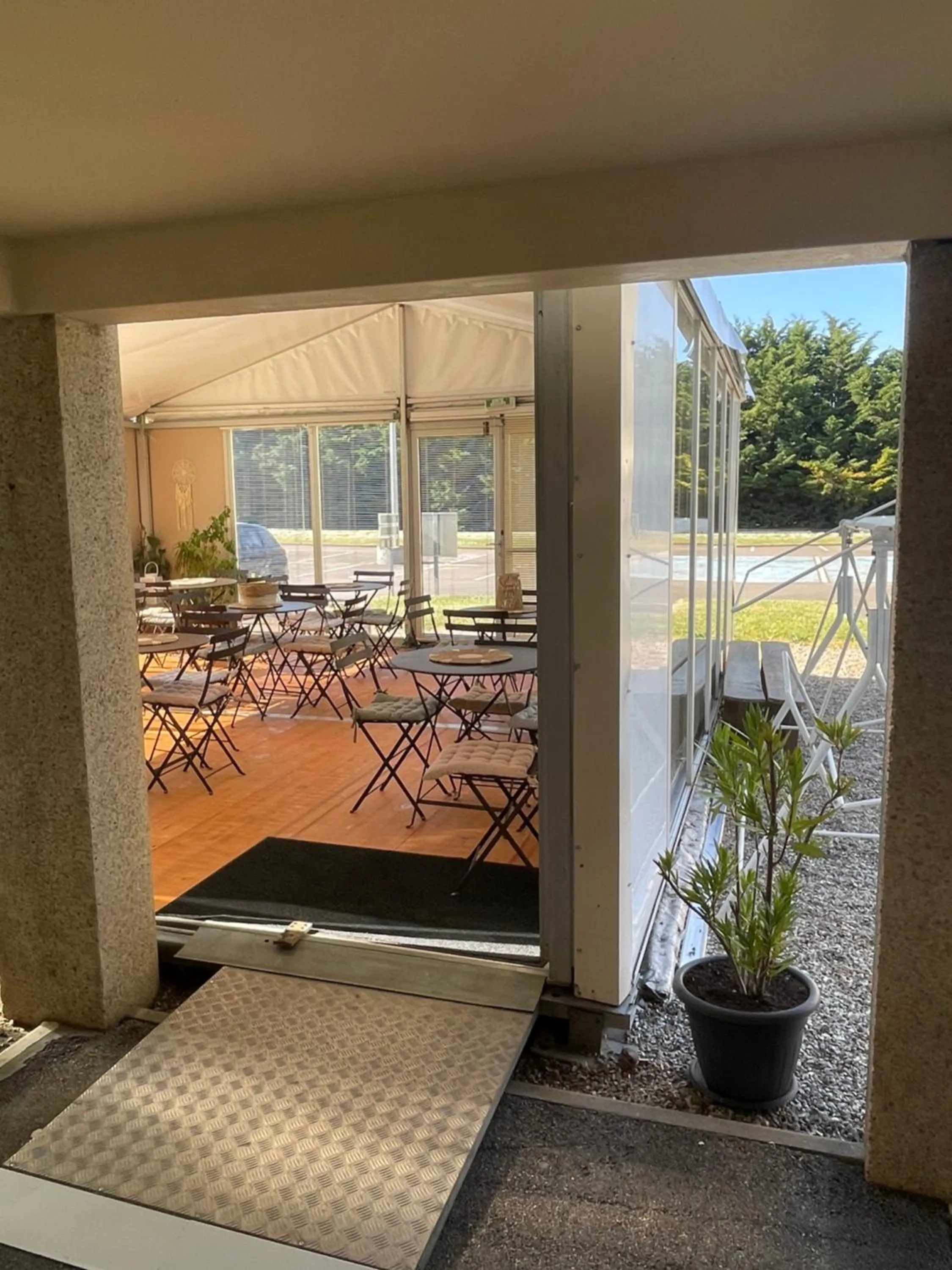 Patio in Premiere Classe Amiens Est - Glisy