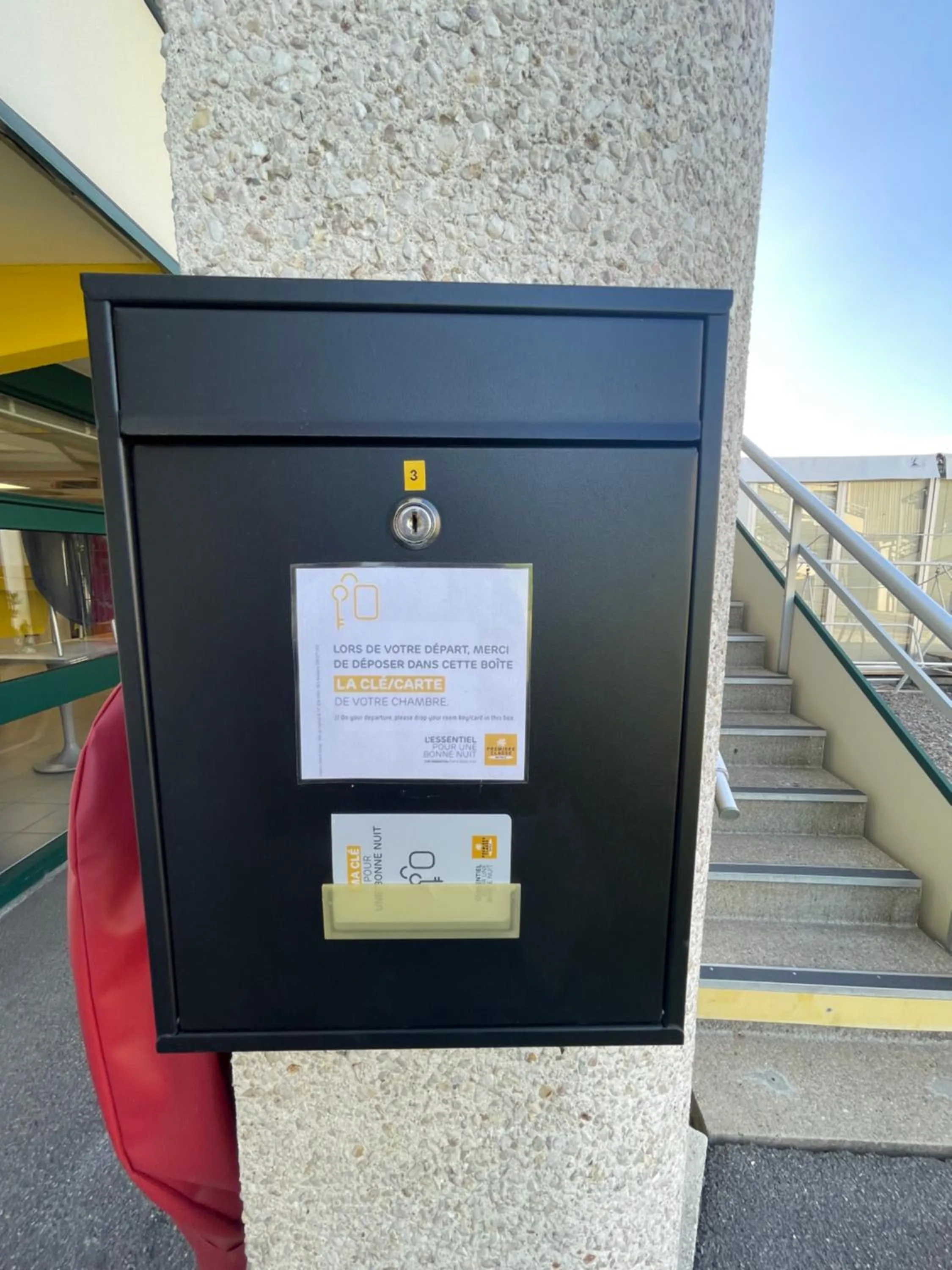 Logo/Certificate/Sign in Premiere Classe Amiens Est - Glisy