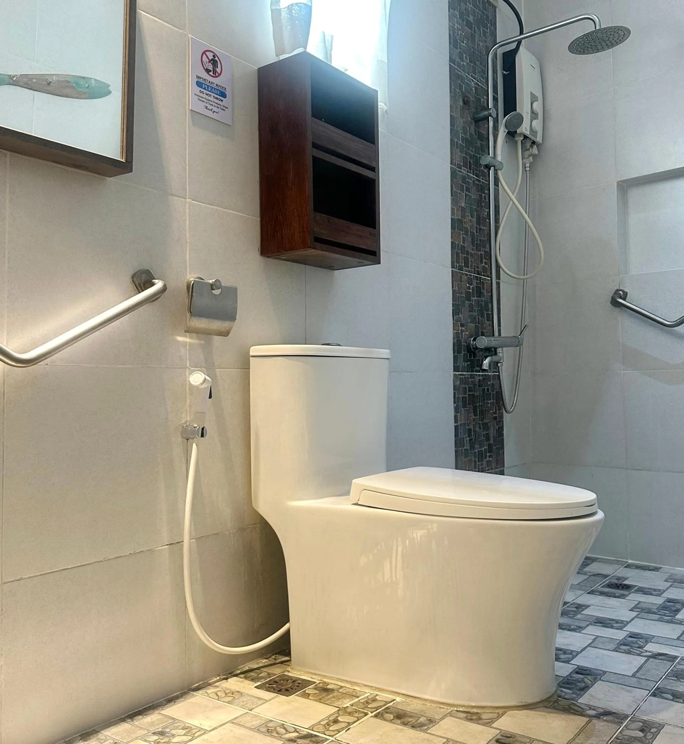 Toilet in Oslob Whale Shark Resort