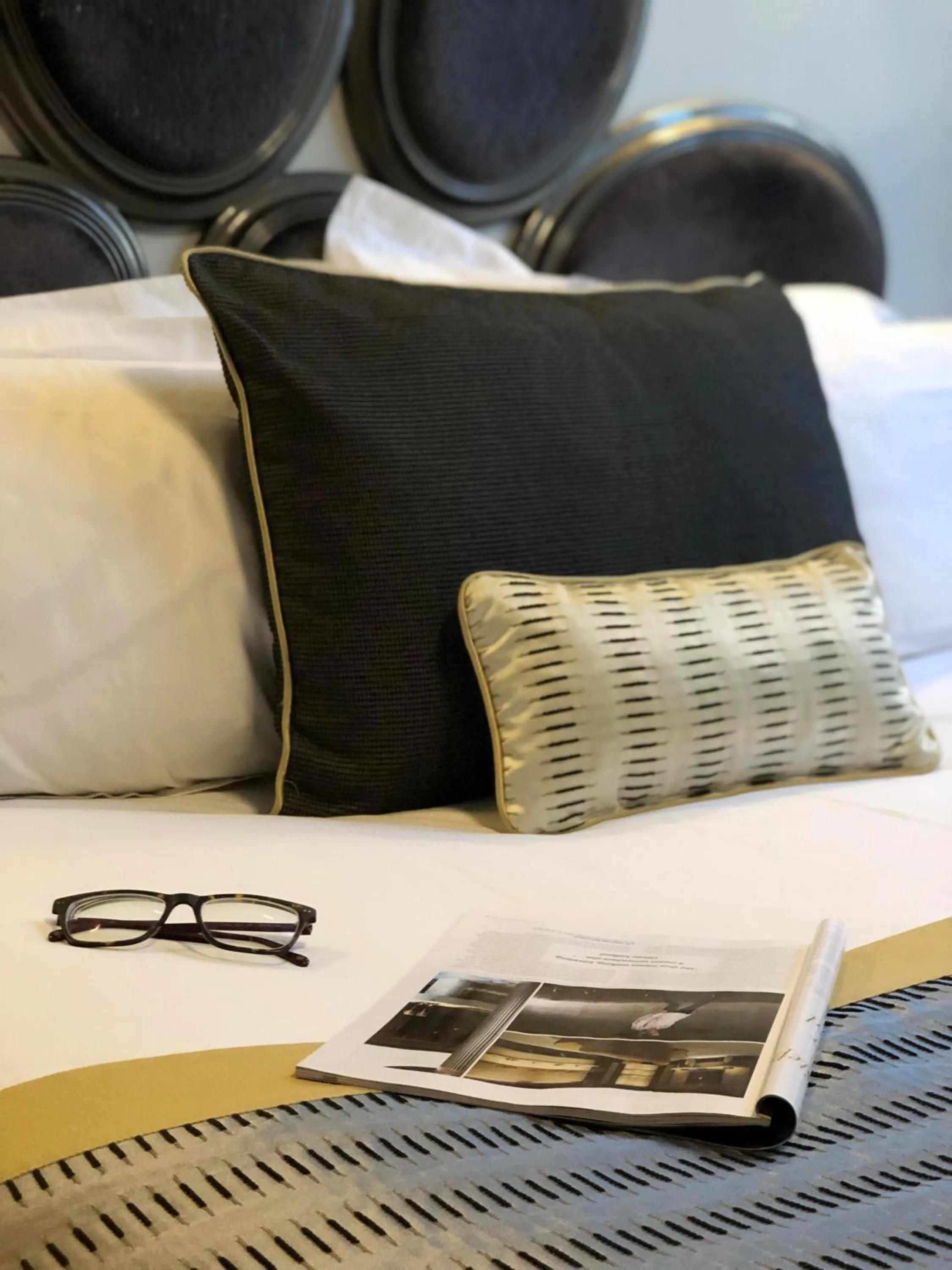 Bed in Hotel Lumen Paris Louvre