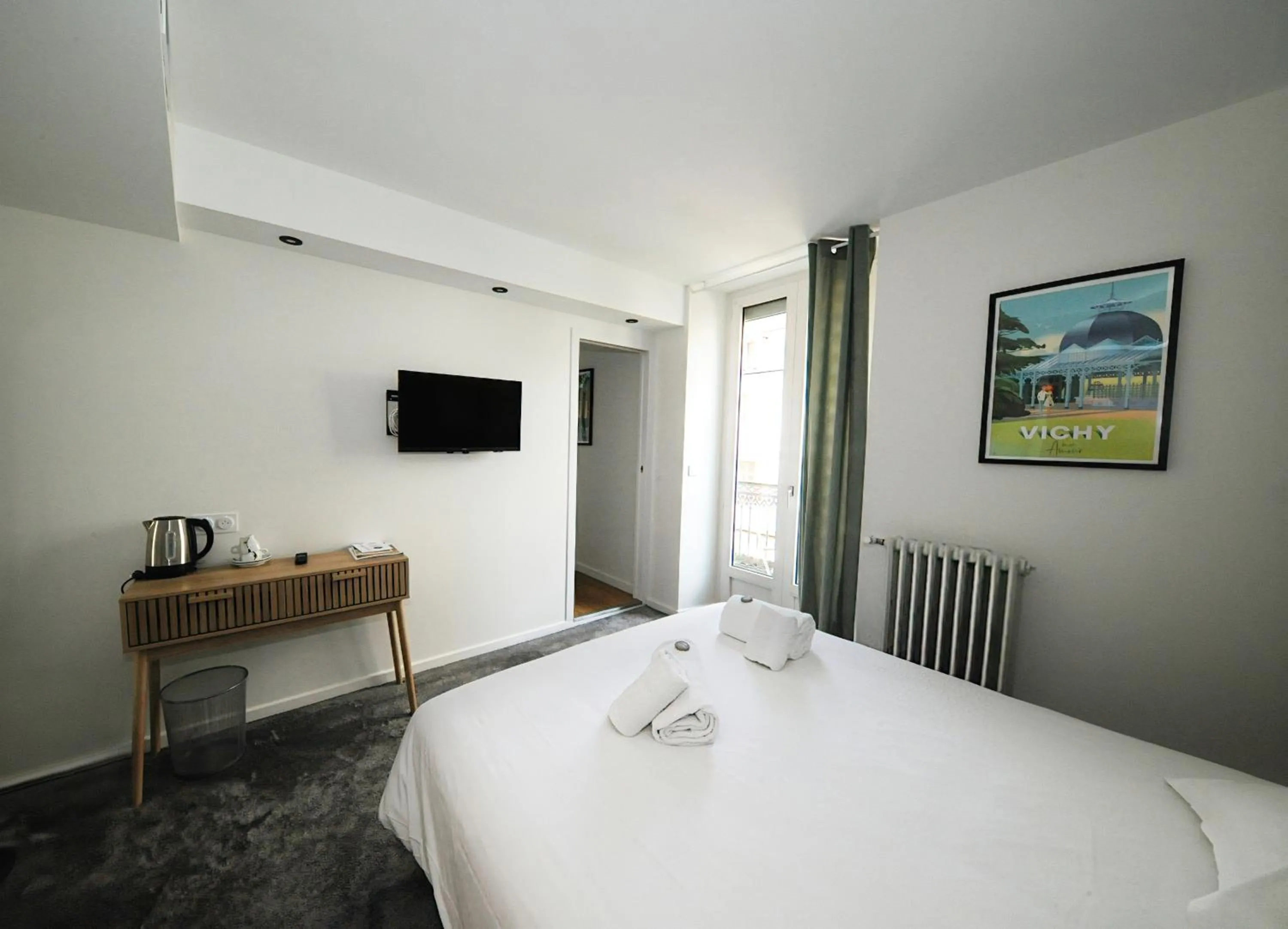 Bed in Hôtel & Restaurant Le Patio VICHY