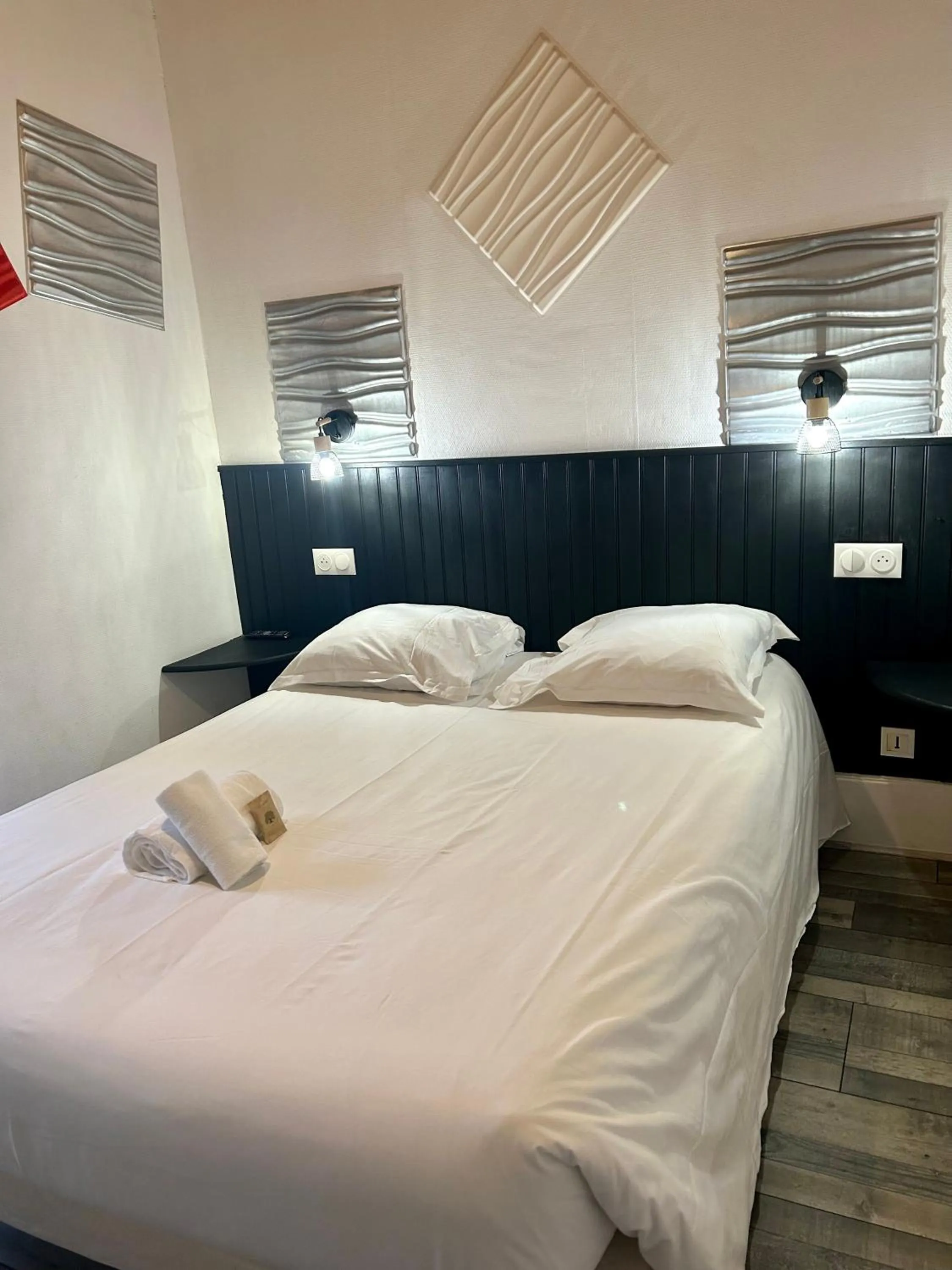 Bed in Hôtel & Restaurant Le Patio VICHY