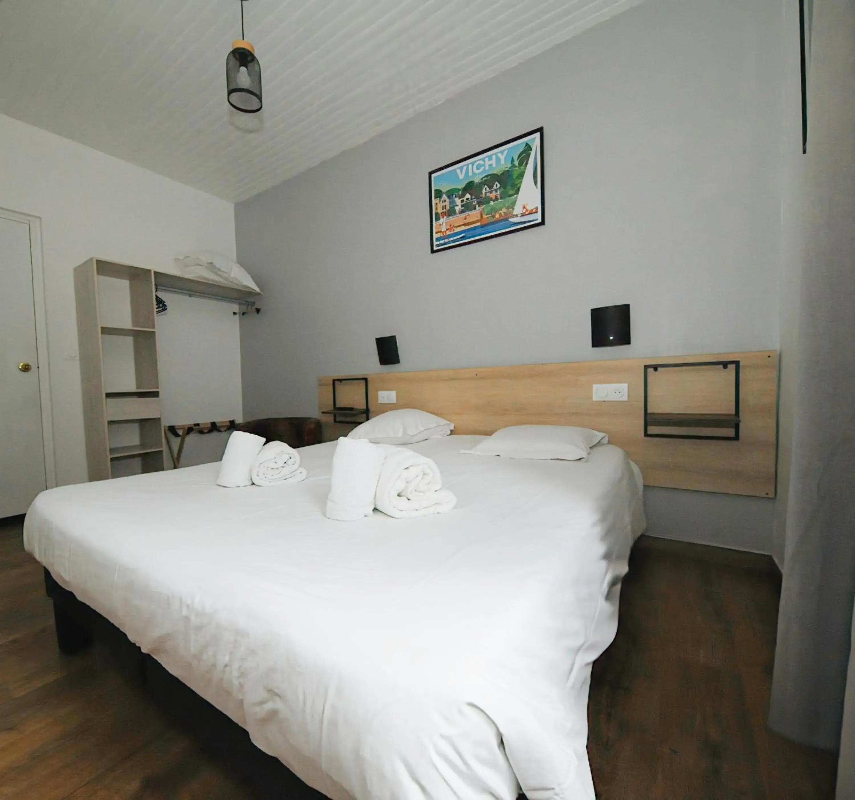 Double Room in Hôtel & Restaurant Le Patio VICHY Double Room in Hôtel & Restaurant Le Patio VICHY