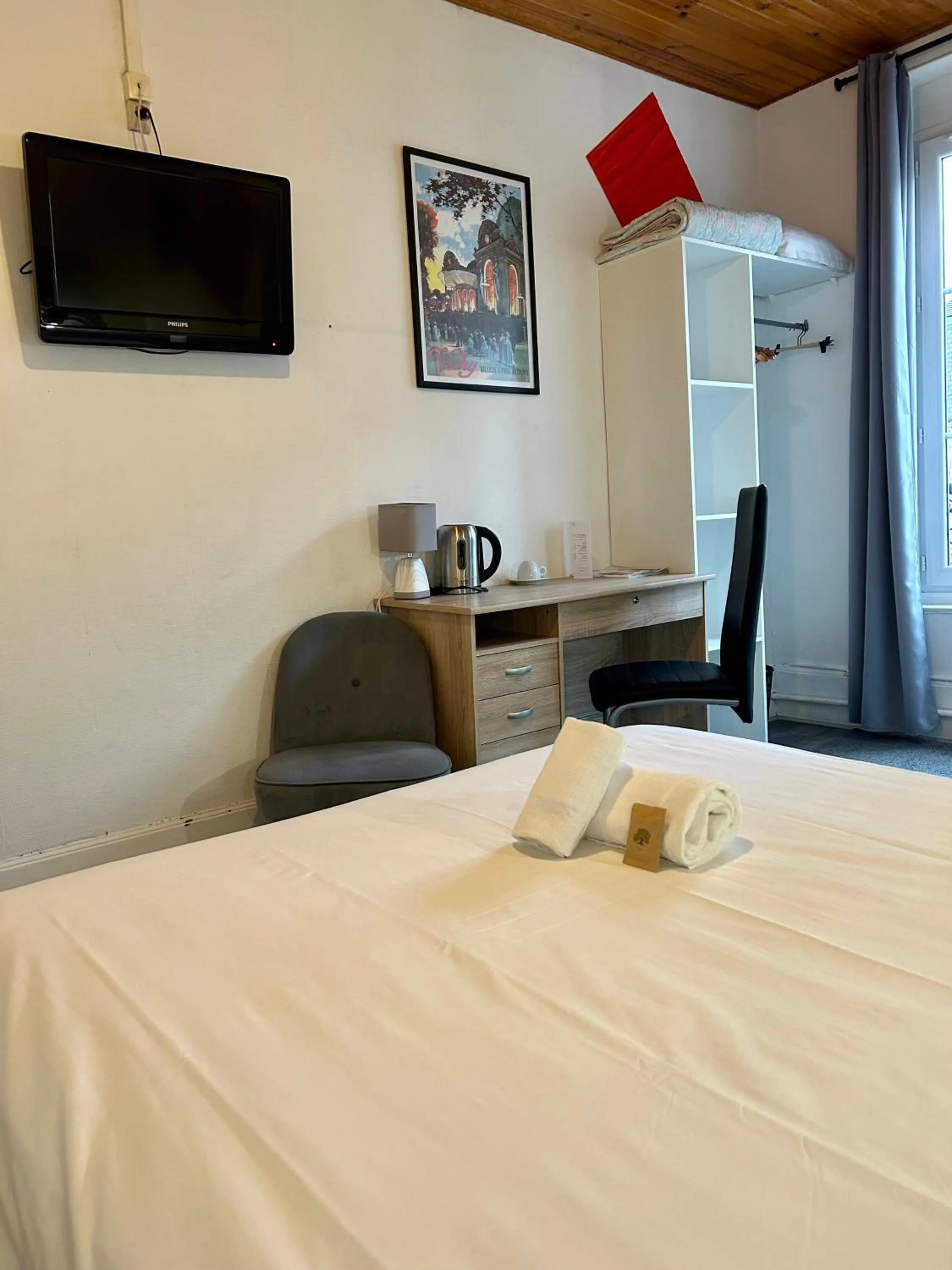 Bed in Hôtel & Restaurant Le Patio VICHY