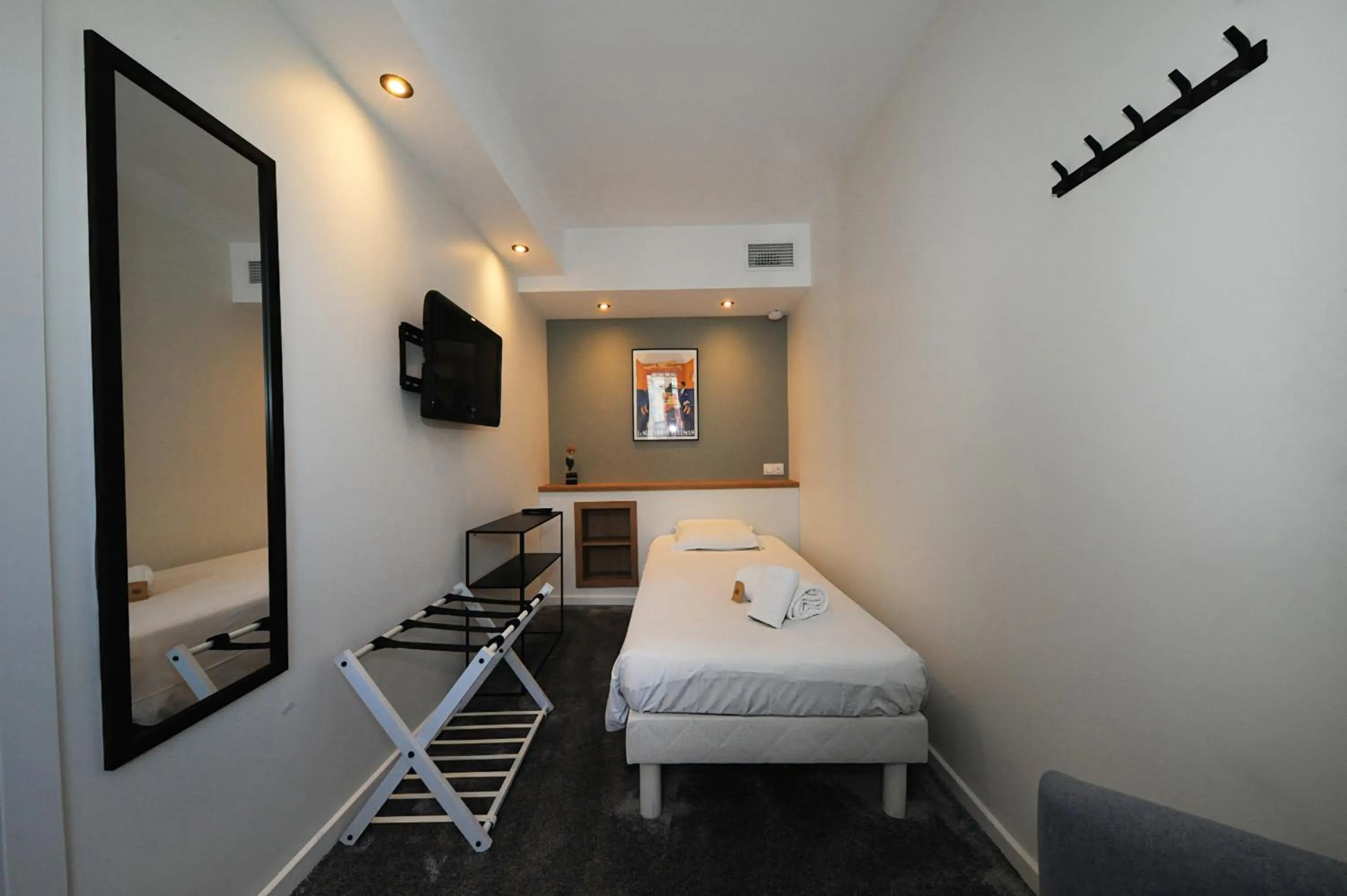 Bed in Hôtel & Restaurant Le Patio VICHY