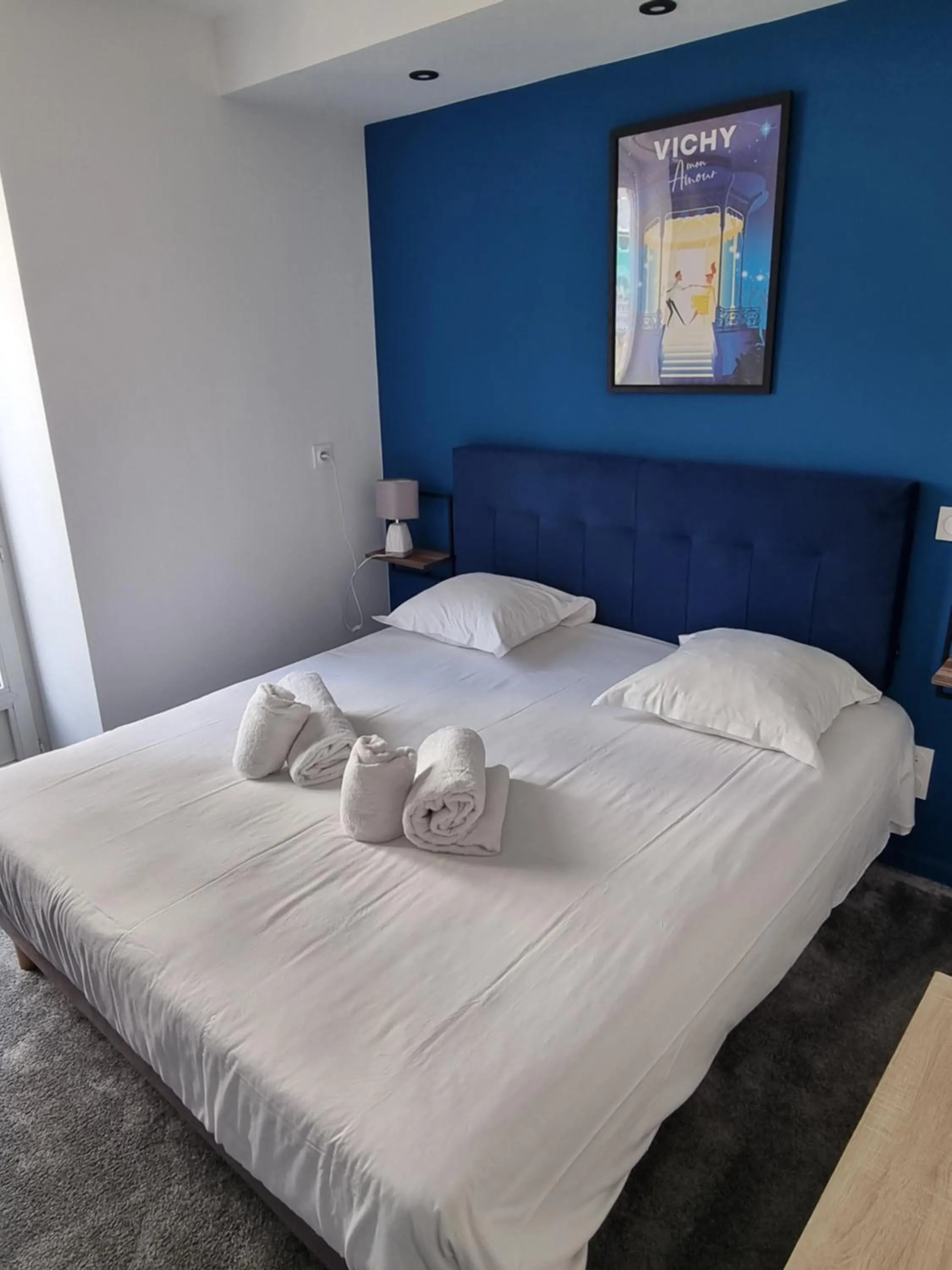 Bed in Hôtel & Restaurant Le Patio VICHY