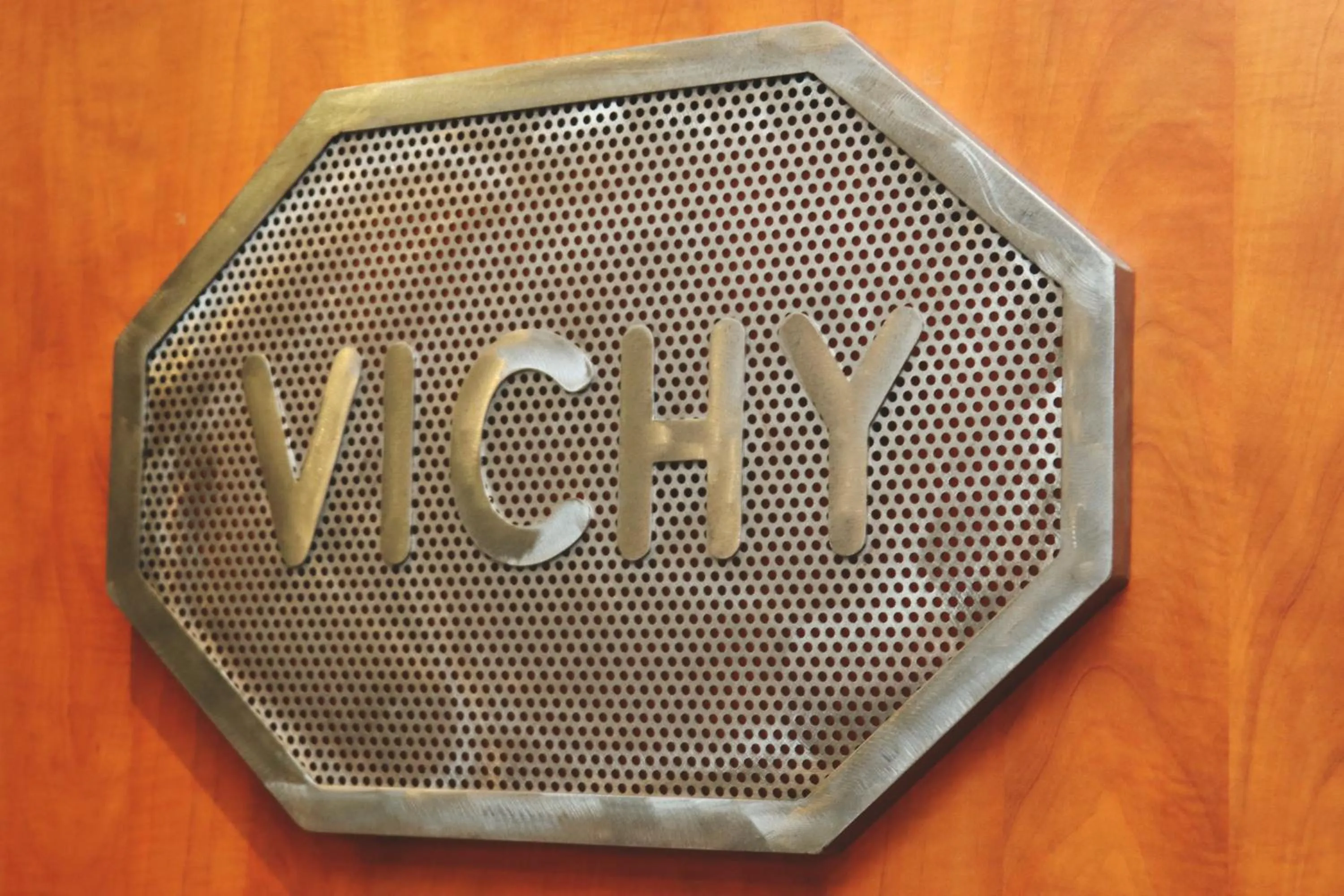 Text overlay in Hôtel & Restaurant Le Patio VICHY