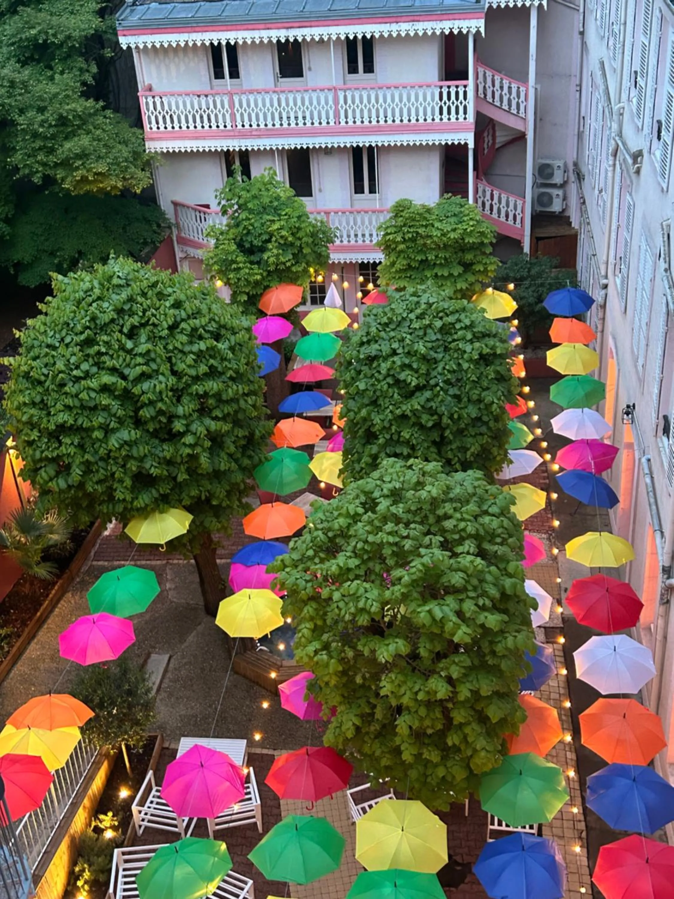 Patio in Hôtel & Restaurant Le Patio VICHY