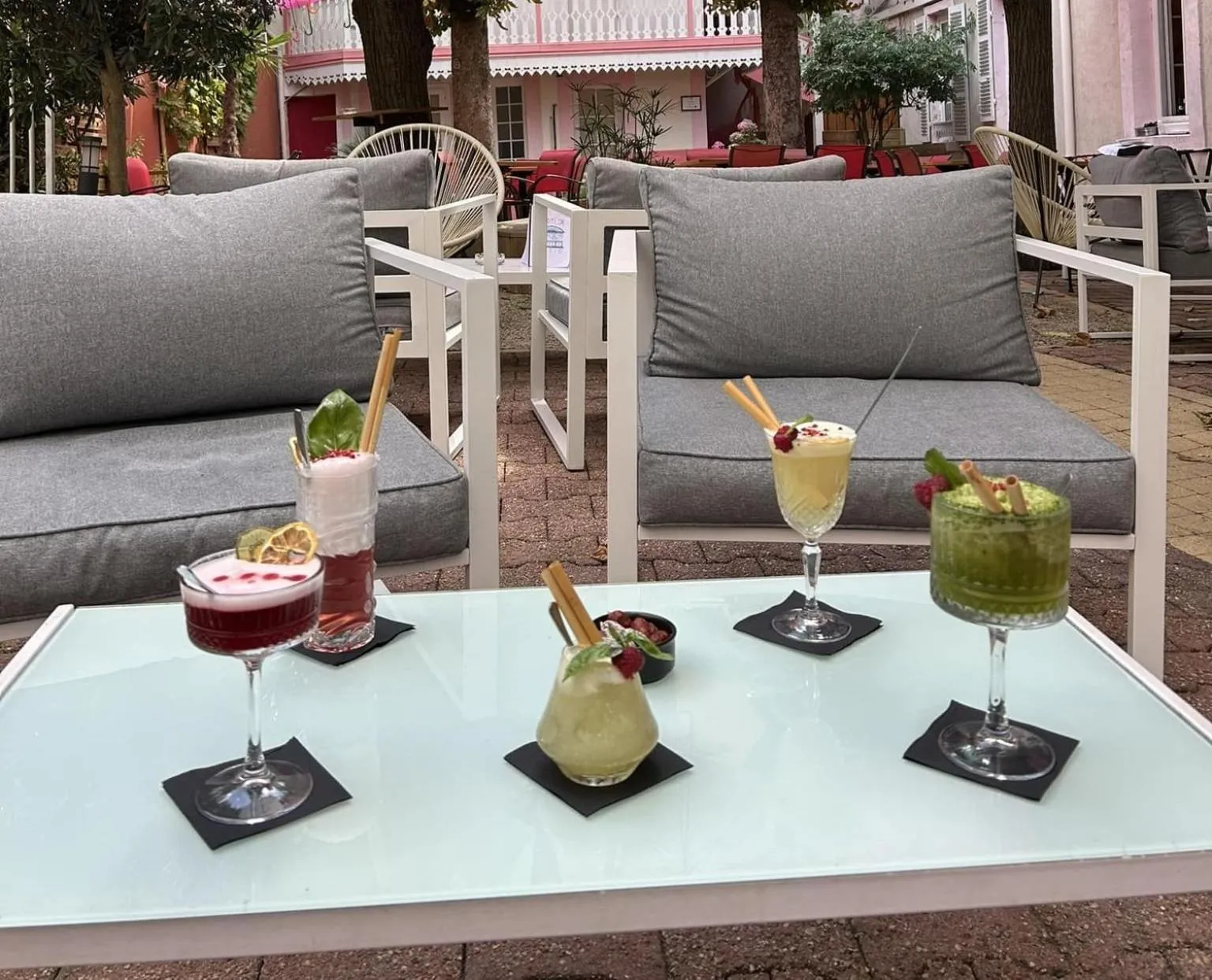 Patio in Hôtel & Restaurant Le Patio VICHY