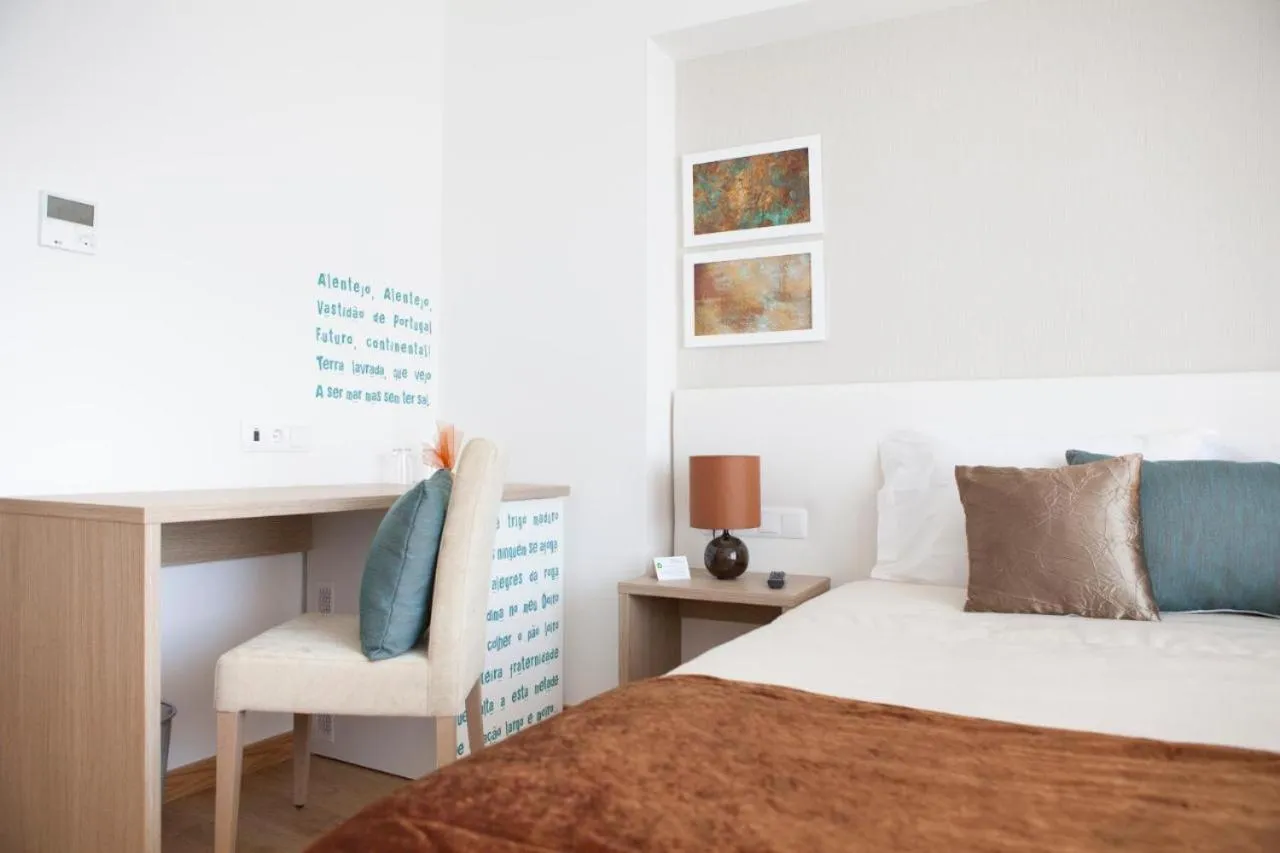 Bedroom, Bed in Lam Hotel Villa Aljustrel