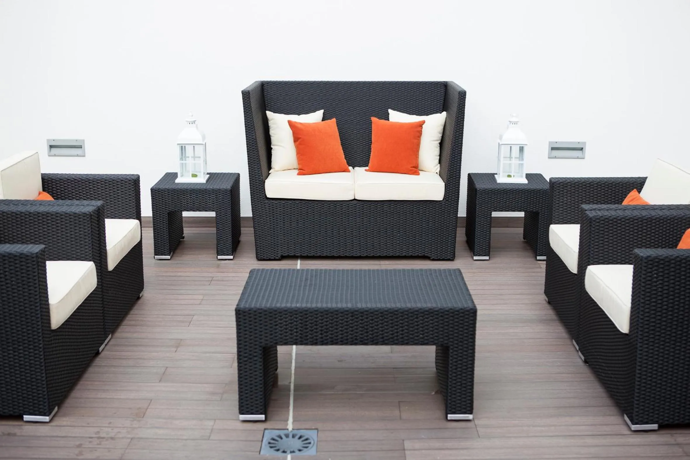 Communal lounge/ TV room in Lam Hotel Villa Aljustrel