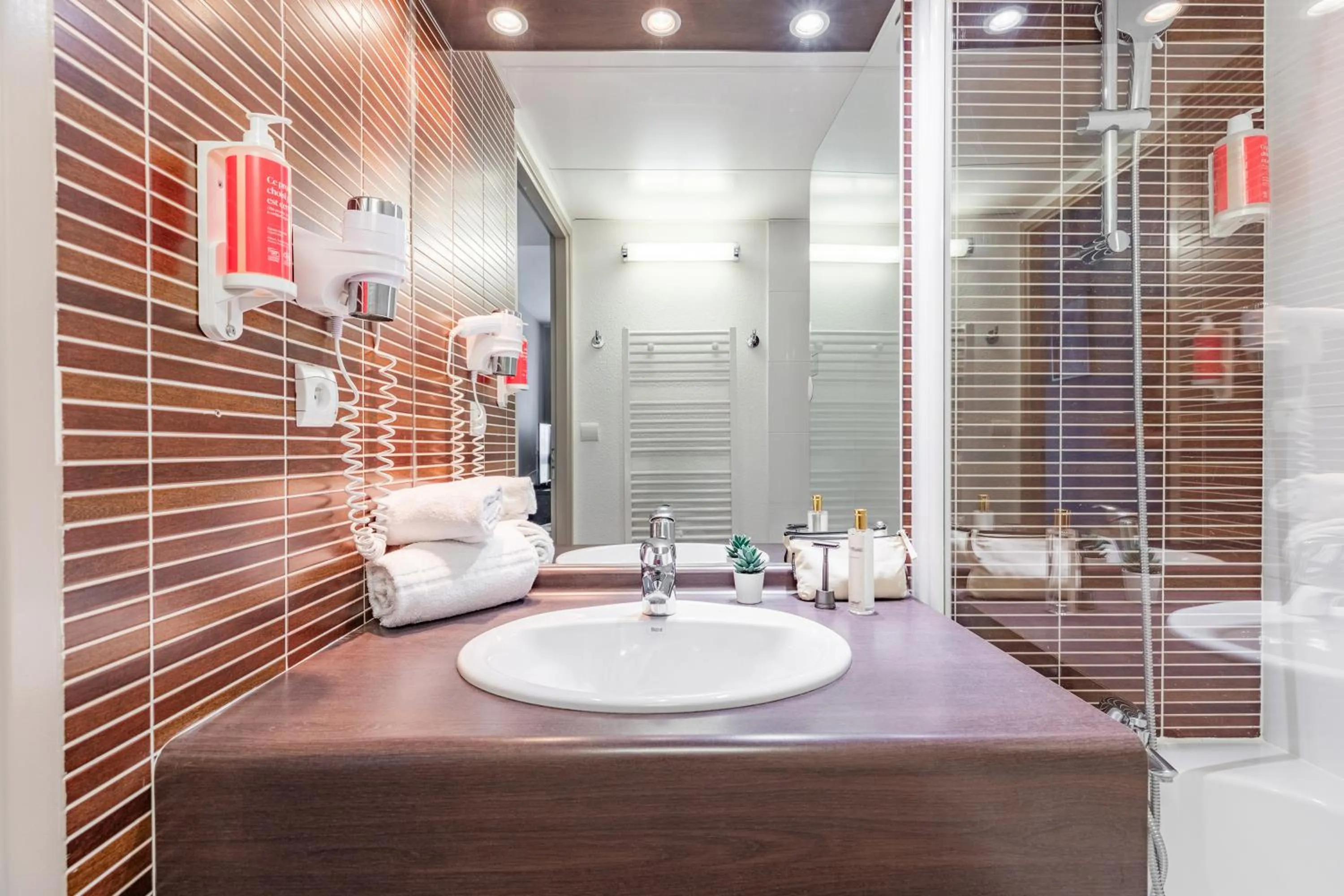 Bathroom in Appart’City Confort Nantes Ouest Saint-Herblain