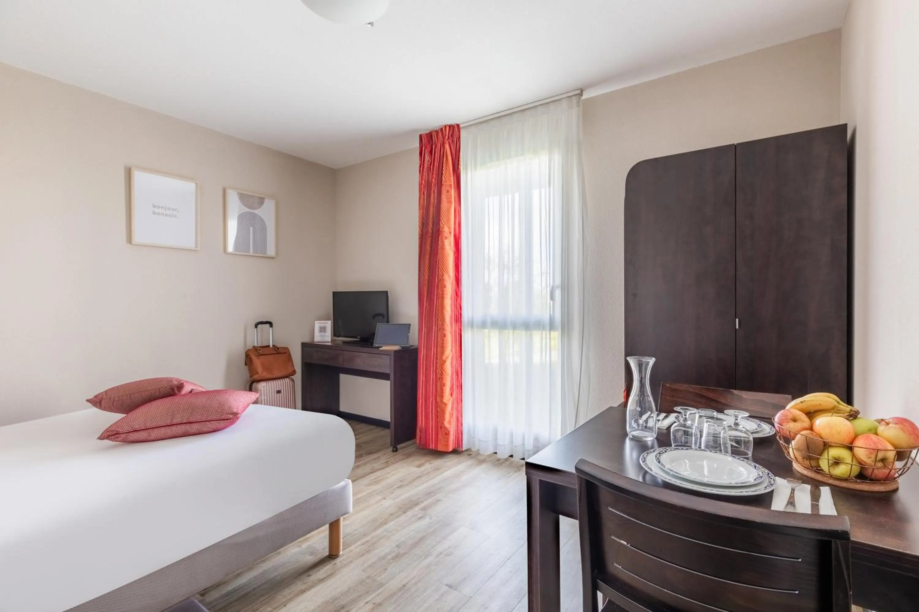 Bedroom, Bed in Appart’City Confort Nantes Ouest Saint-Herblain