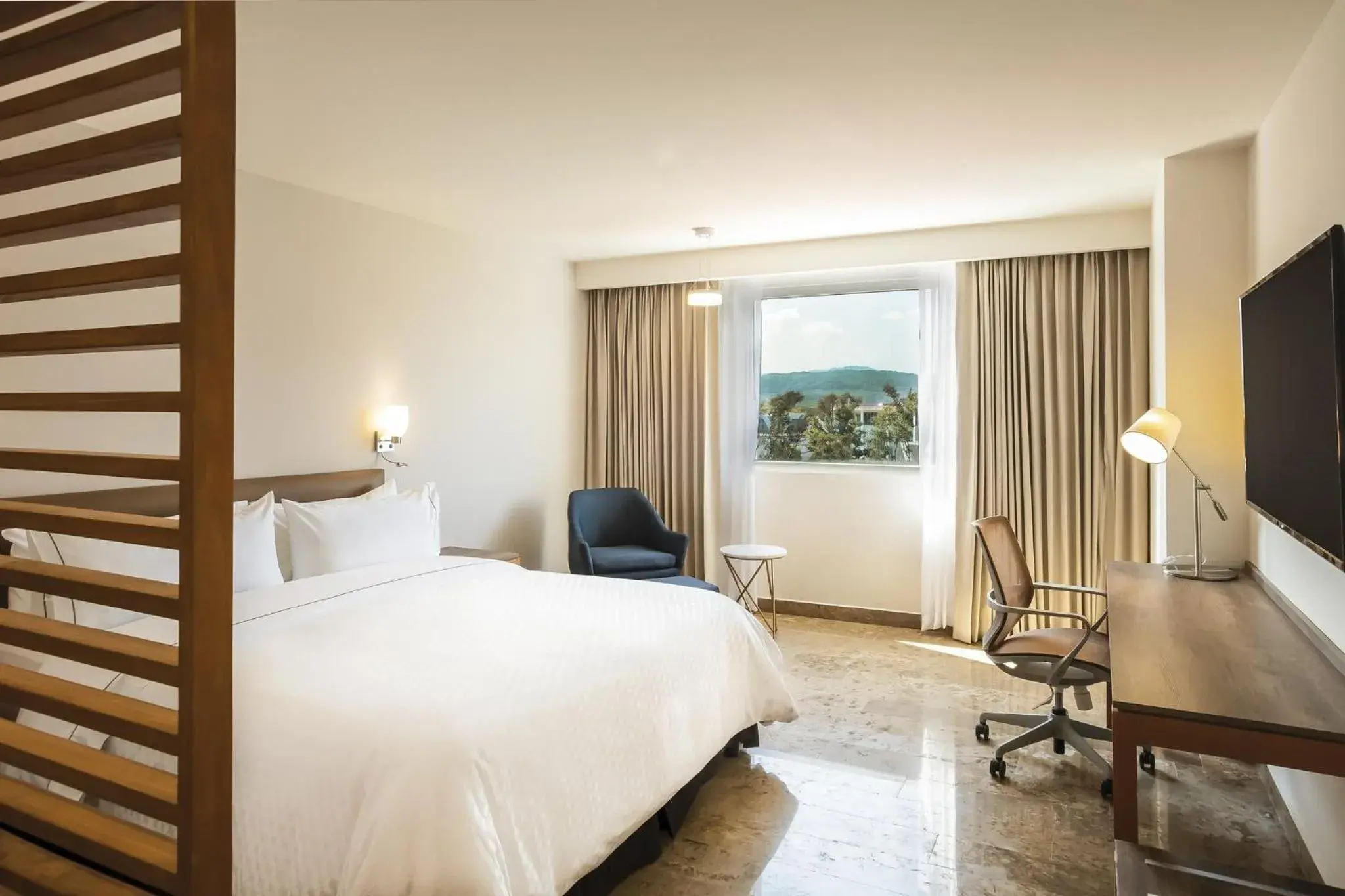 Superior King Room in Fiesta Inn Guadalajara Periferico Poniente Superior King Room in Fiesta Inn Guadalajara Periferico Poniente