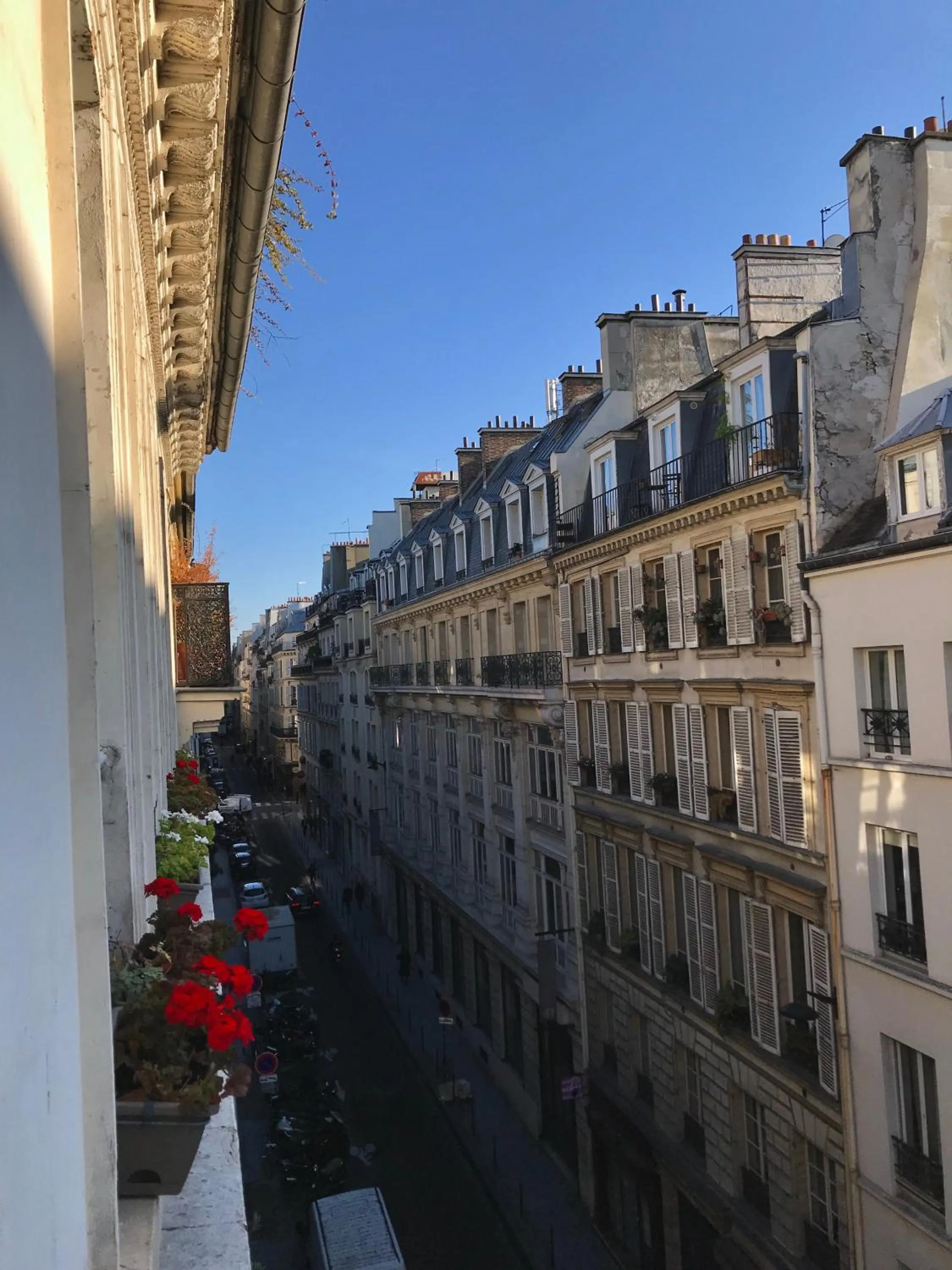 City view in Le 48 Paris