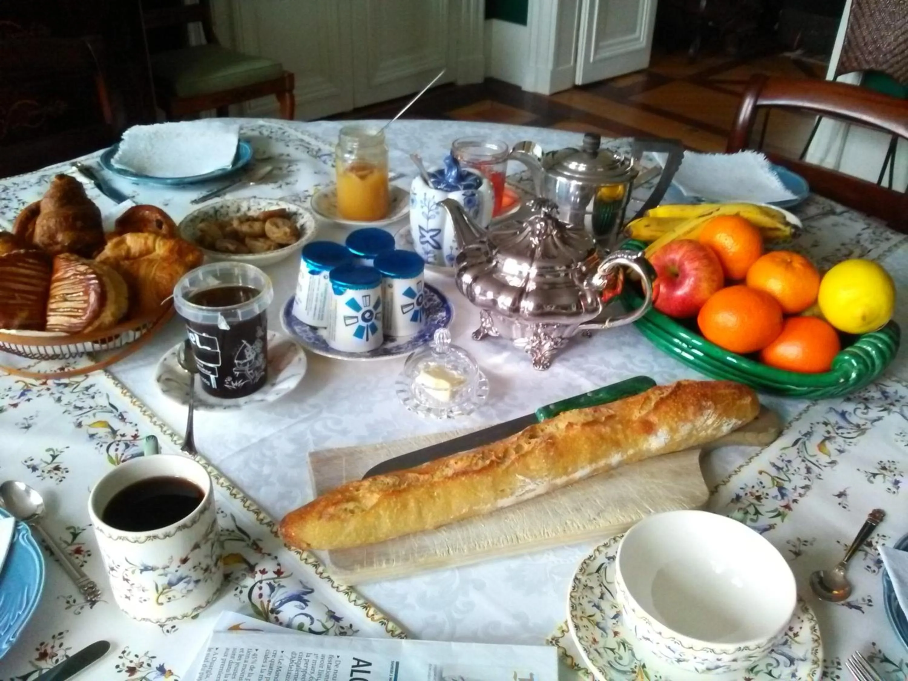 Continental breakfast in Le 48 Paris