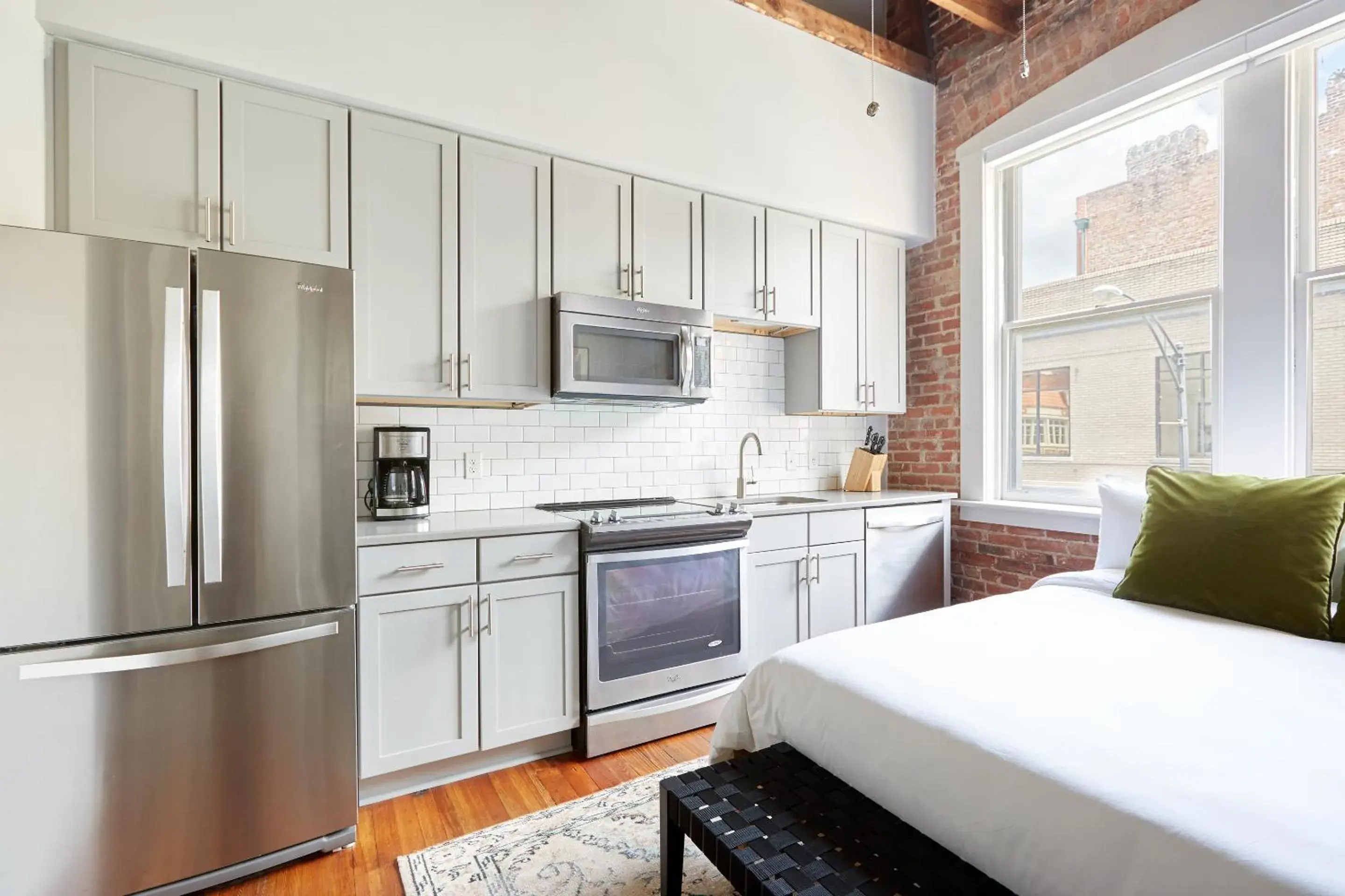 Queen Studio in Sonder The Drayton Queen Studio in Sonder The Drayton