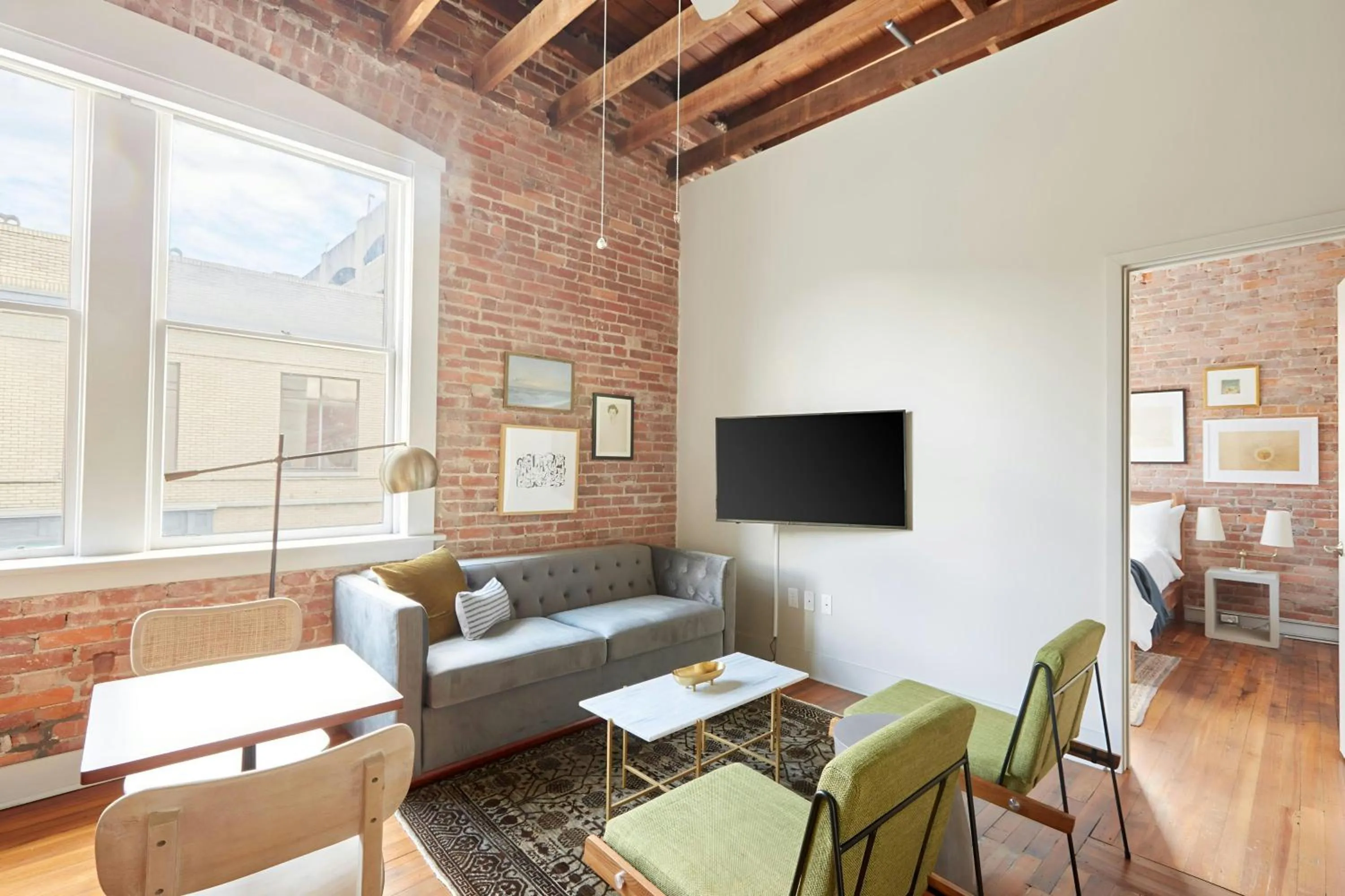 Living room in Sonder by Marriott Bonvoy The Drayton Apartments Historic District