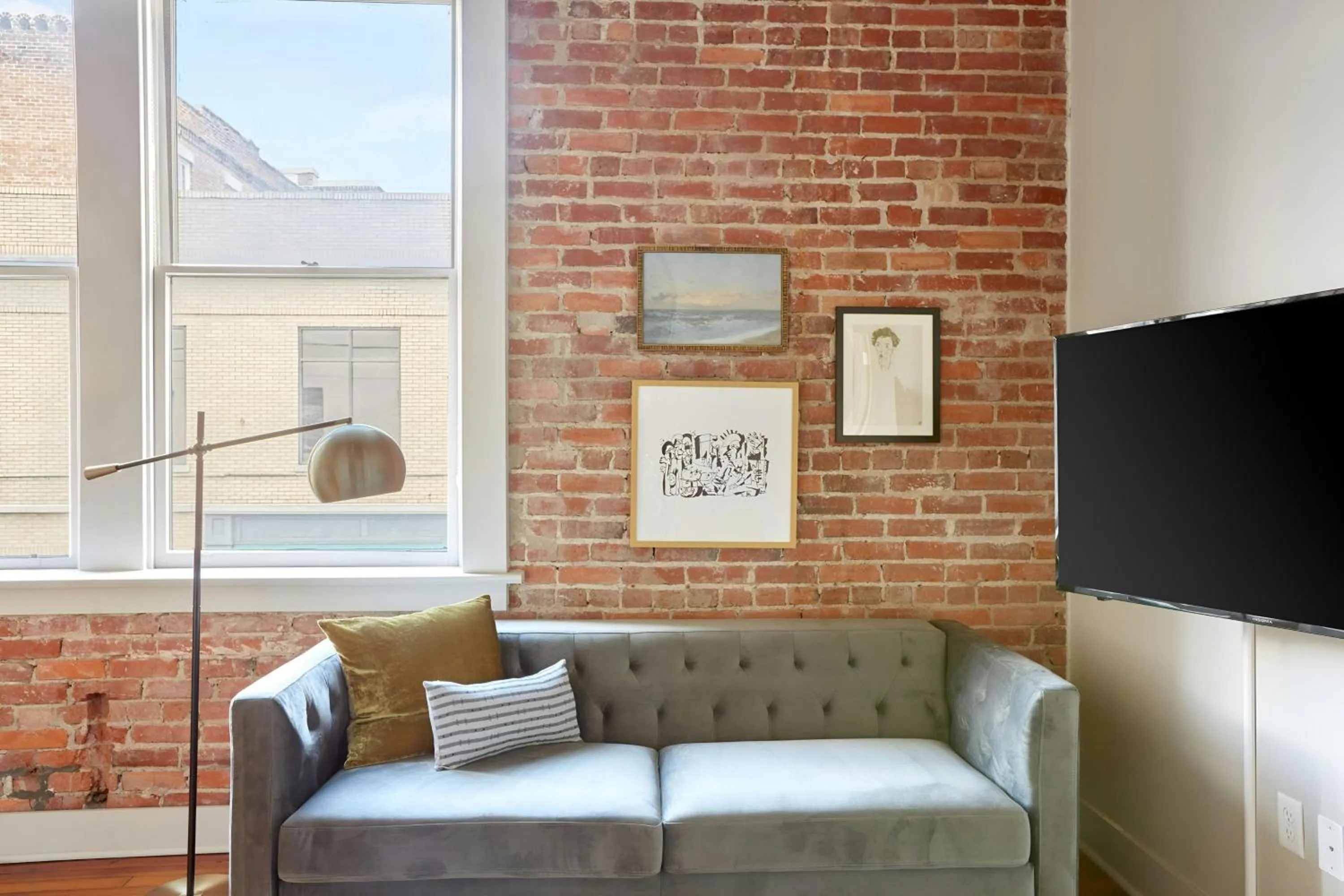 Living room in Sonder by Marriott Bonvoy The Drayton Apartments Historic District