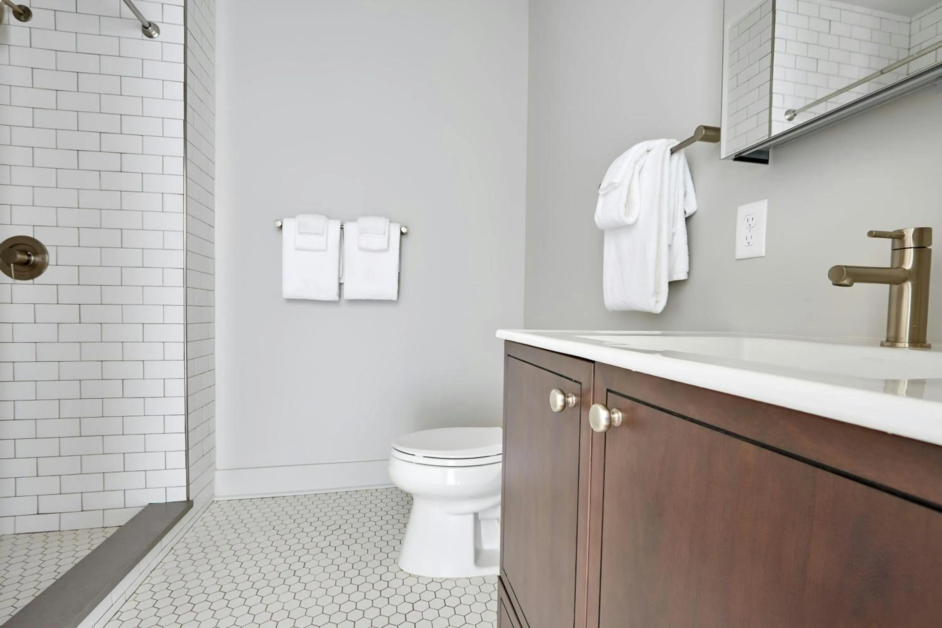 Bathroom in Sonder by Marriott Bonvoy The Drayton Apartments Historic District