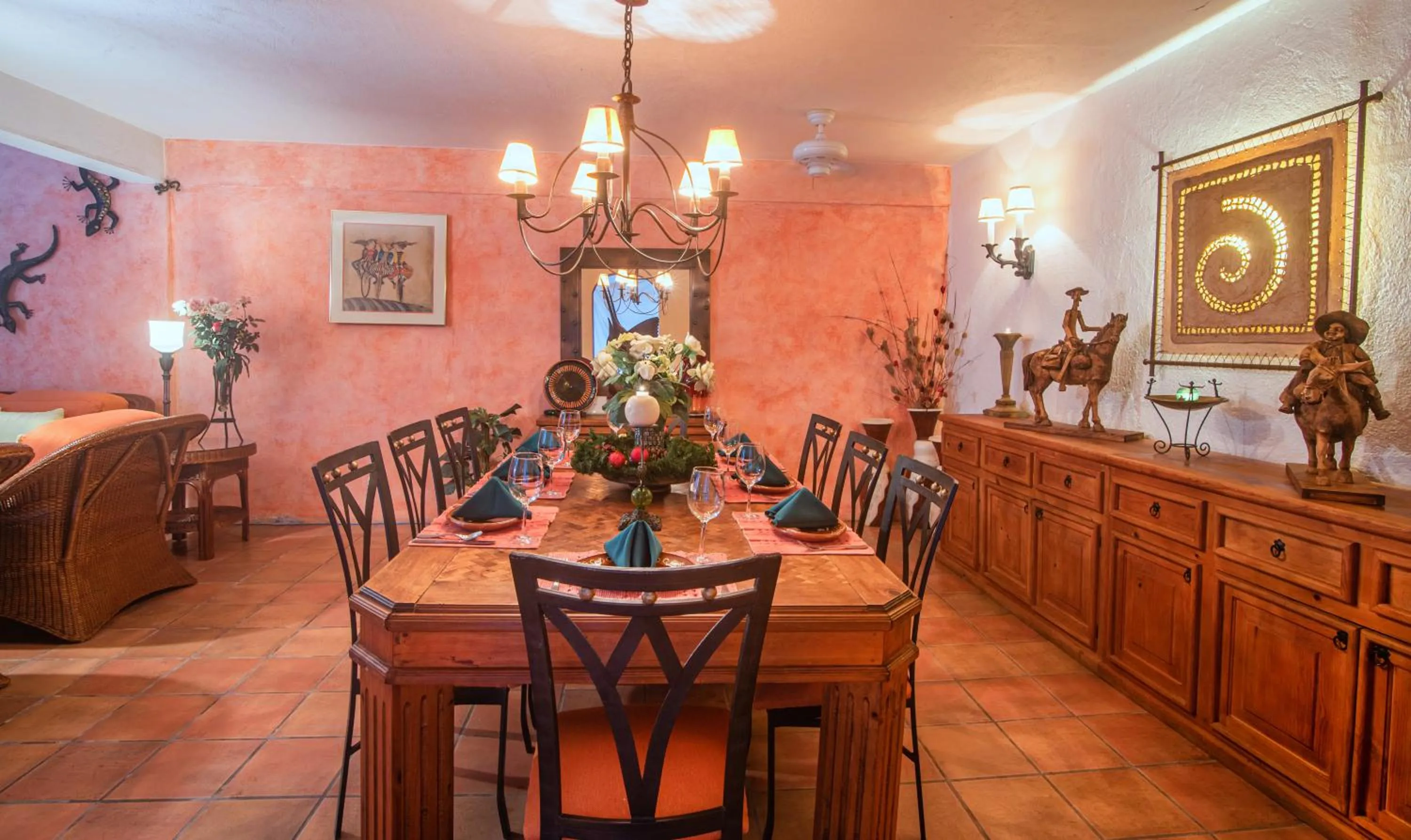 Casa Romance Escondido