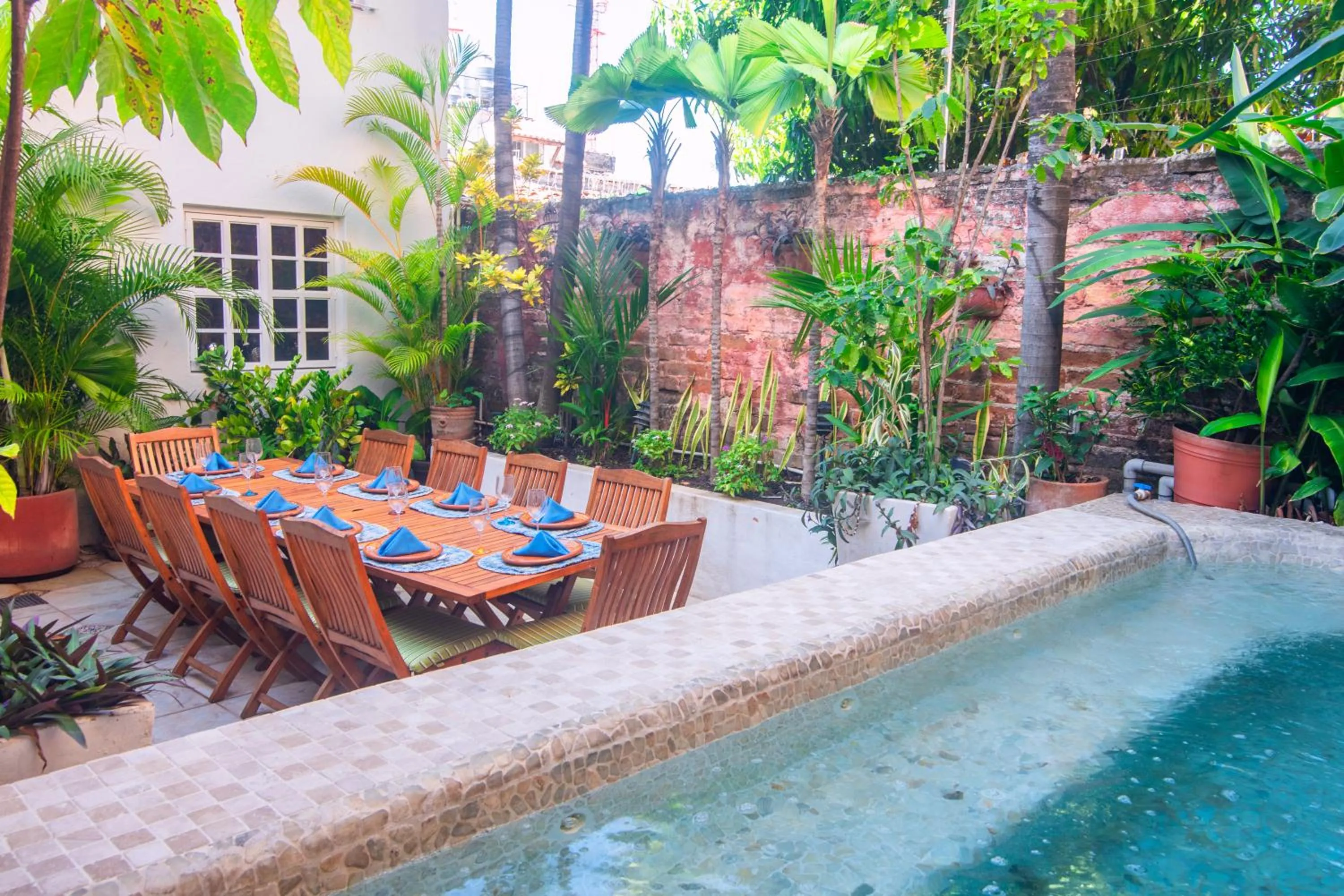 Casa Romance Escondido