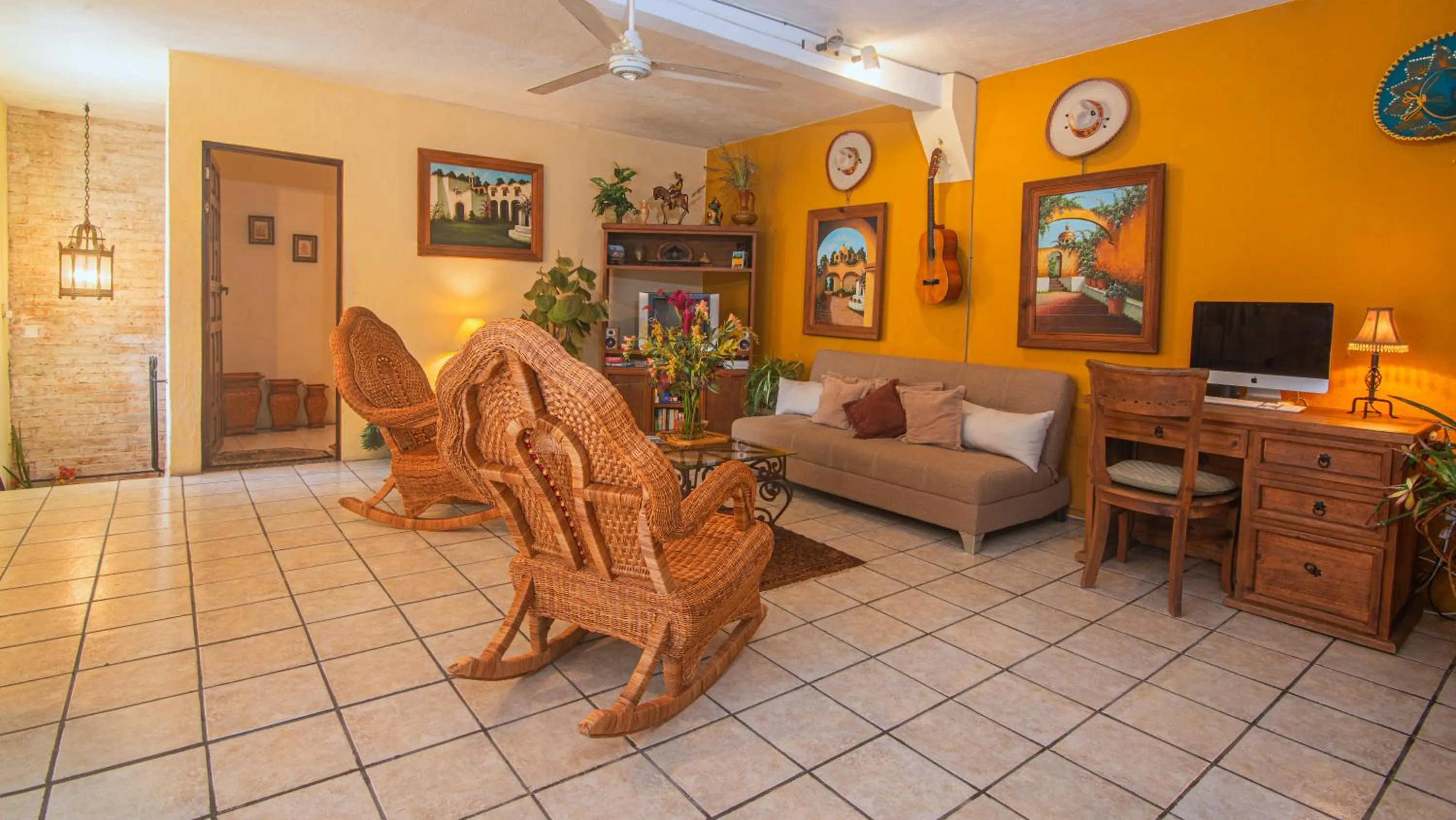 Casa Romance Escondido