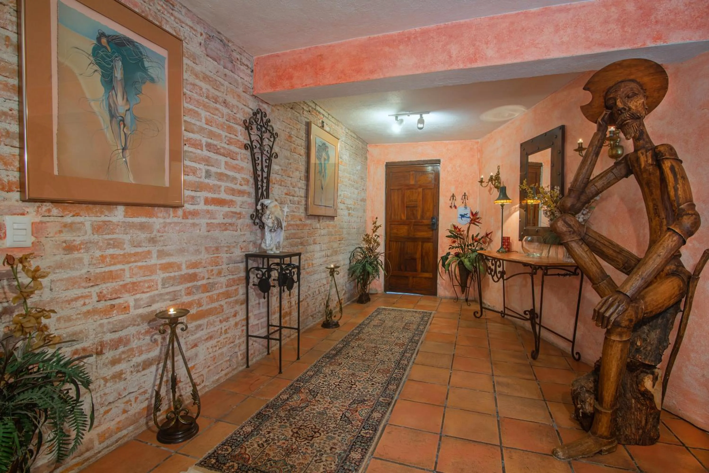 Casa Romance Escondido