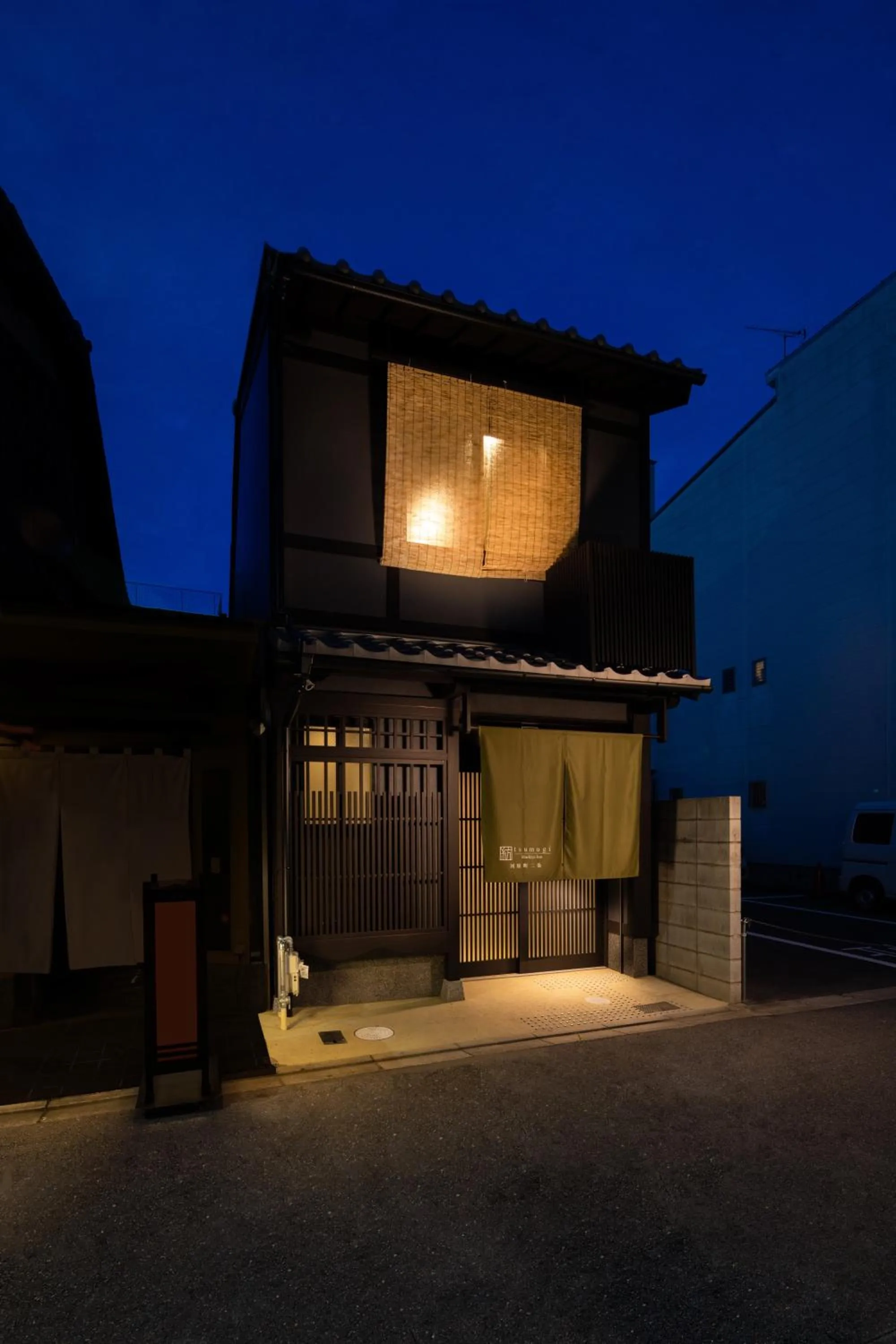 Property building in Kanade Kawaramachi-Nijo