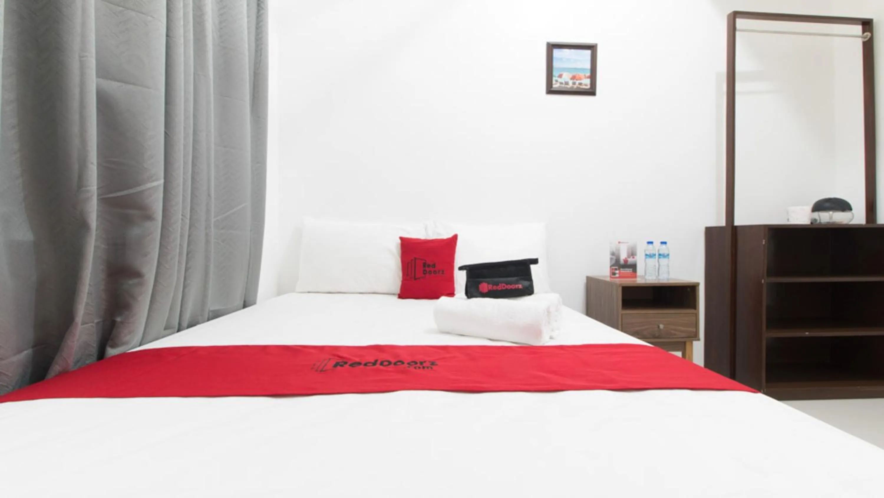 Photo of the whole room, Bed in RedDoorz near Liceo De Cagayan University Highschool