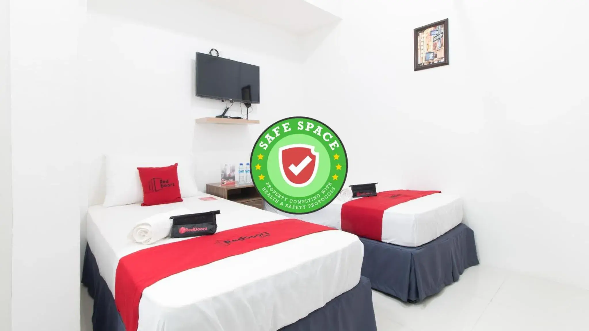Bedroom, Bed in RedDoorz near Liceo De Cagayan University Highschool Bedroom, Bed in RedDoorz near Liceo De Cagayan University Highschool
