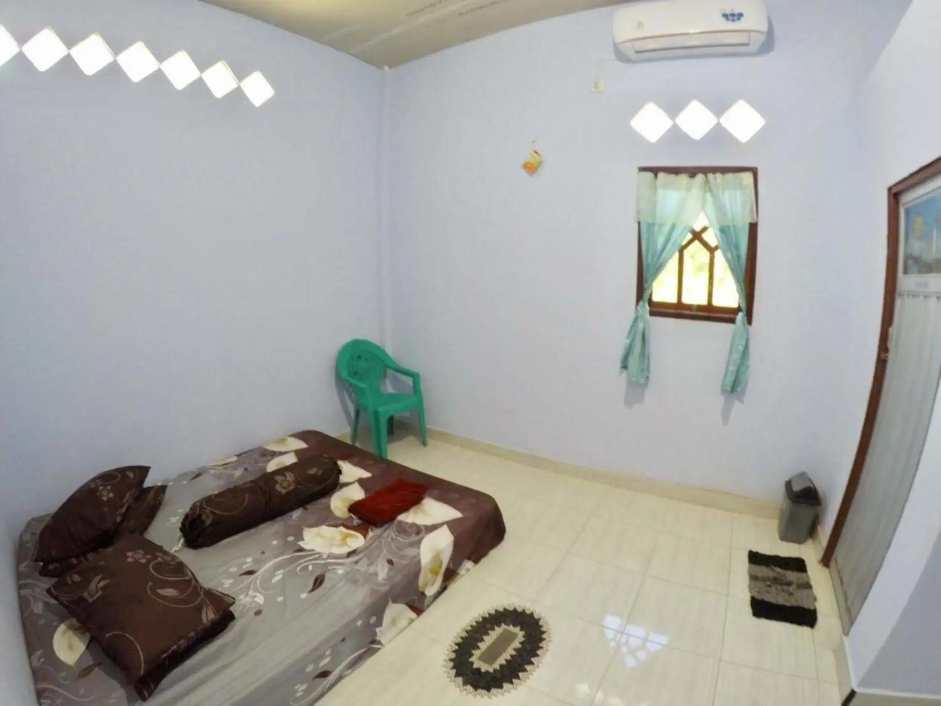 Standard Double Room in Penginapan asidik Standard Double Room in Penginapan asidik