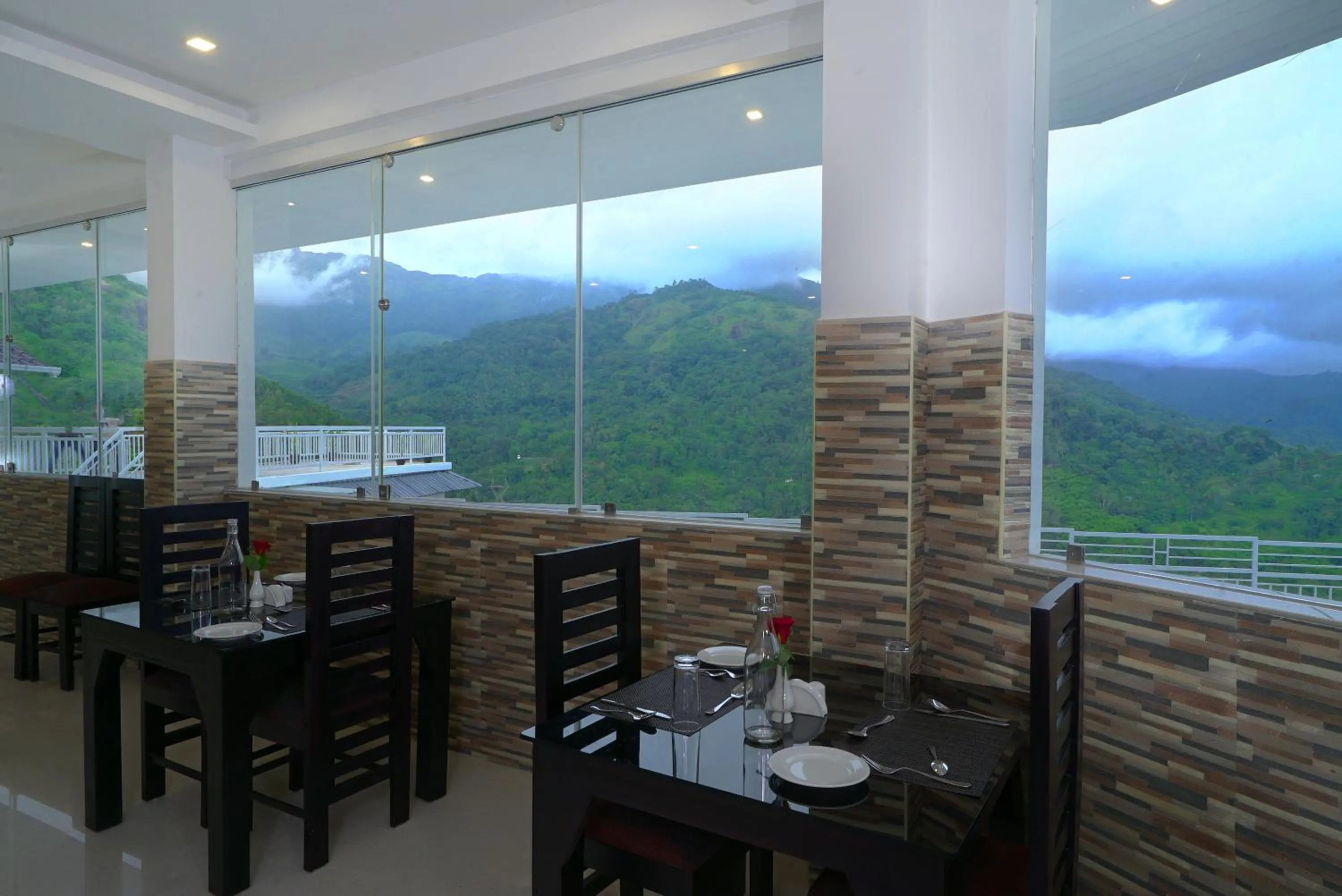 Food and drinks in Moonline Resort