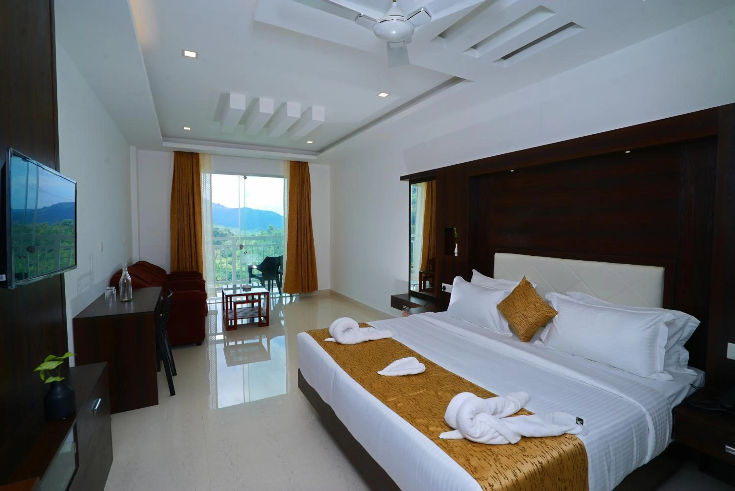 Photo of the whole room, Bed in Moonline Resort