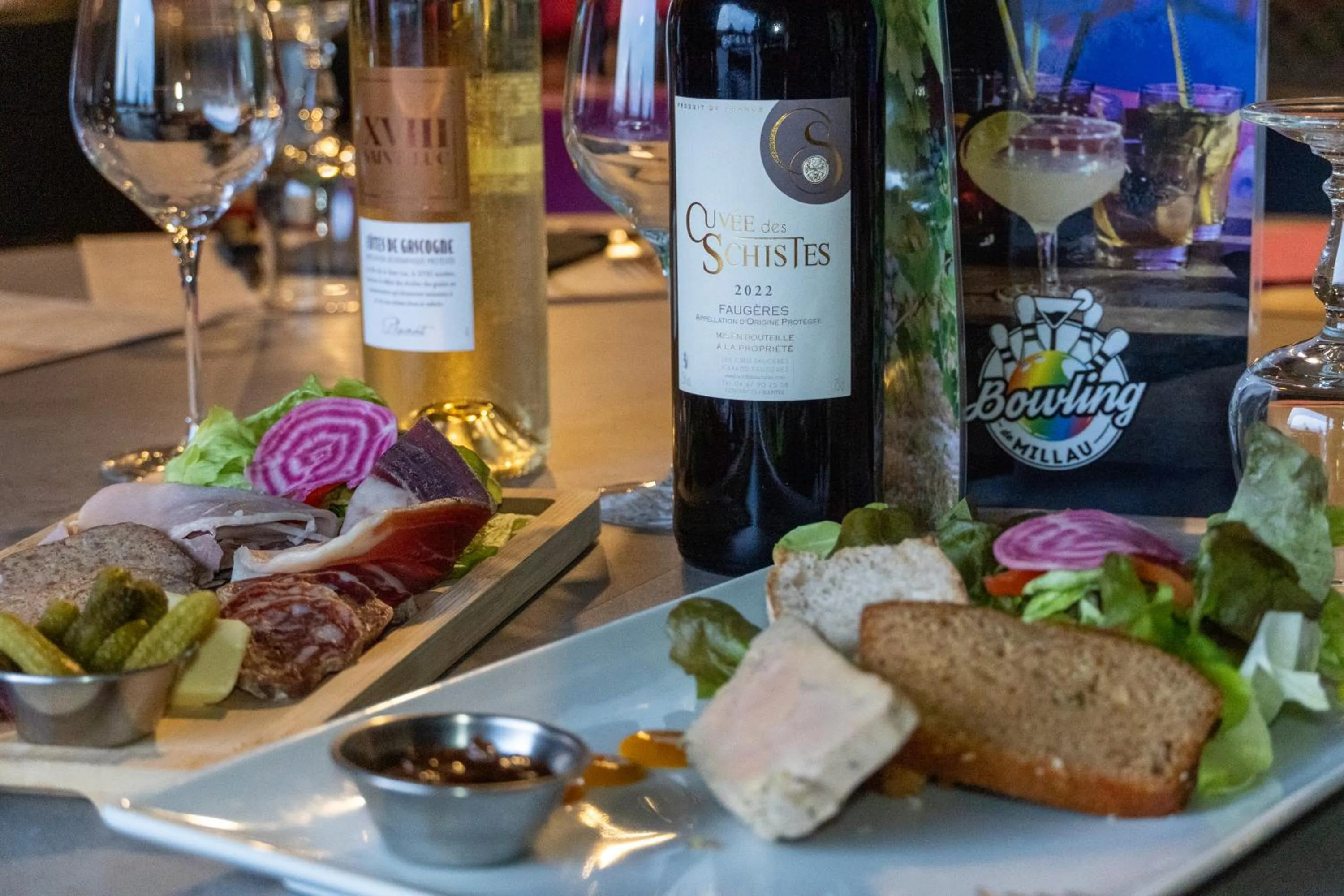 Restaurant/places to eat in Cit'Hotel Restaurant du Bowling de Millau