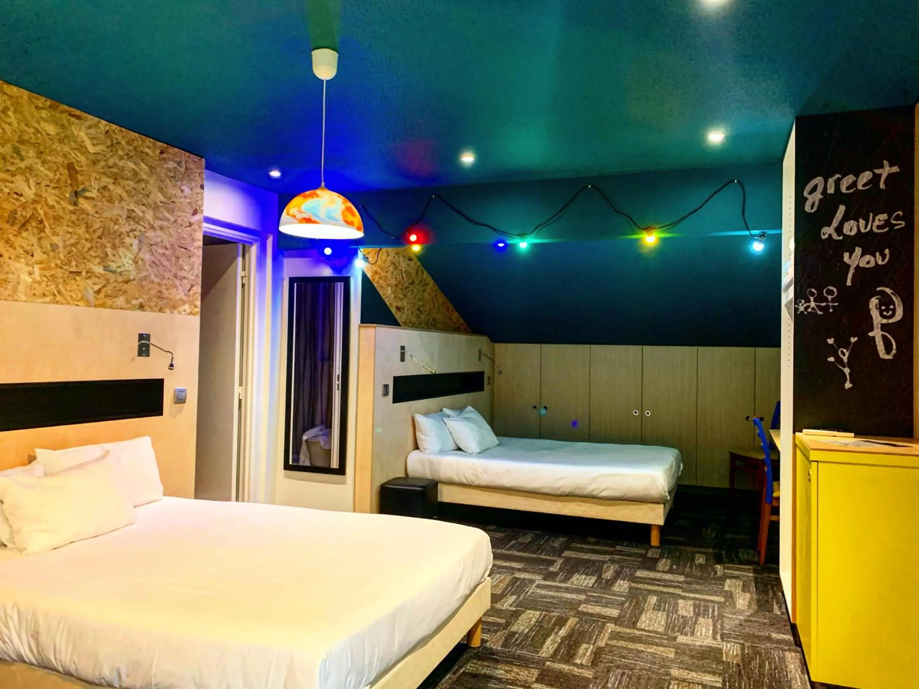 Bedroom, Bed in greet Hotel Marseille Provence Aéroport