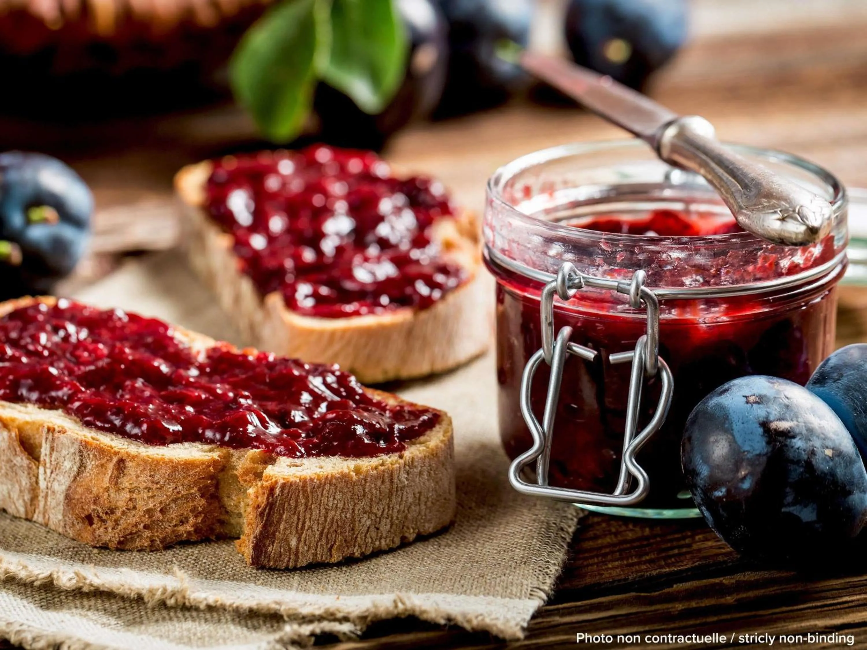 Property building in greet Hotel Marseille Provence Aéroport